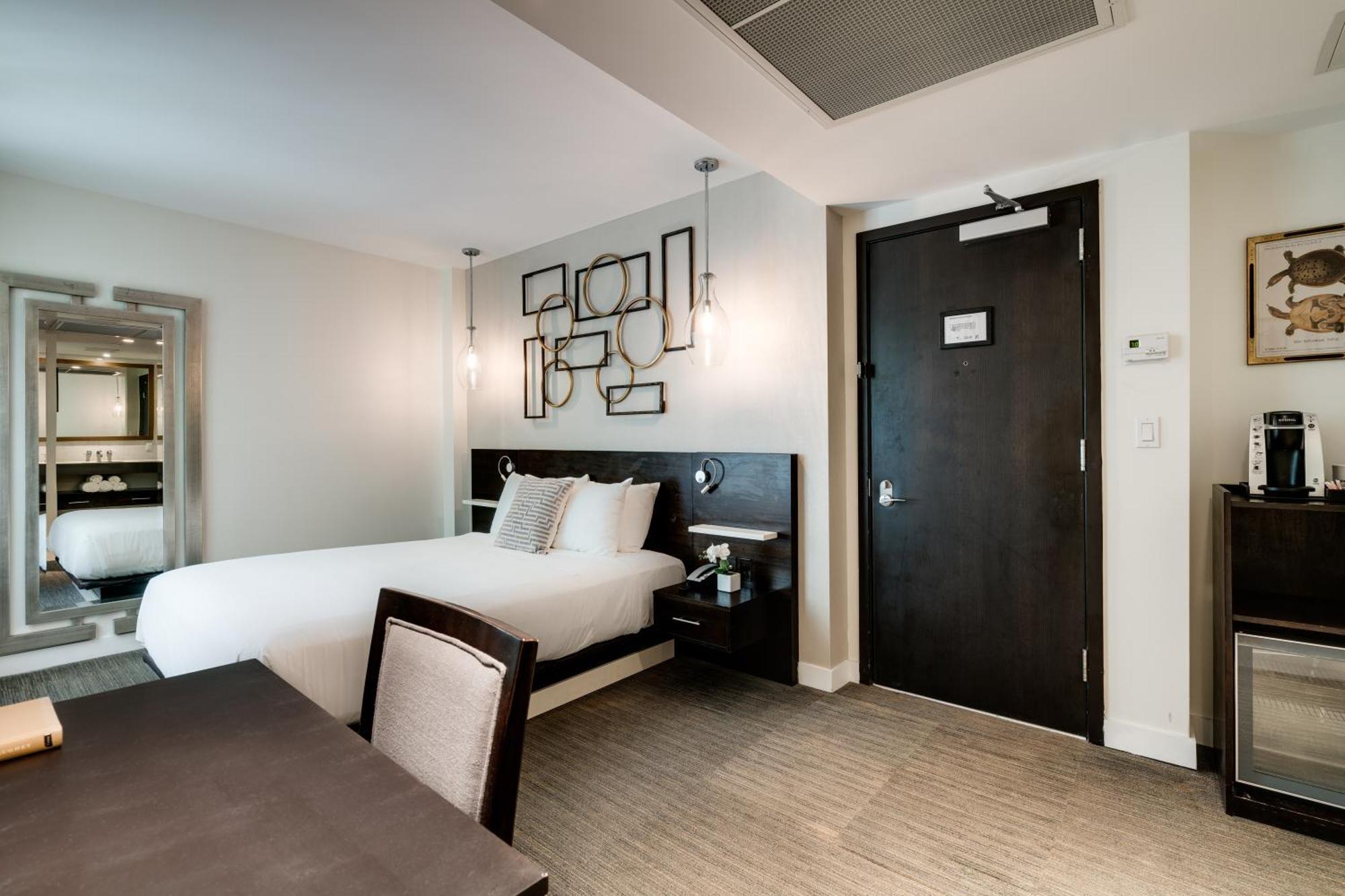 Hotel Iberostar Waves Berkeley Shore 4*