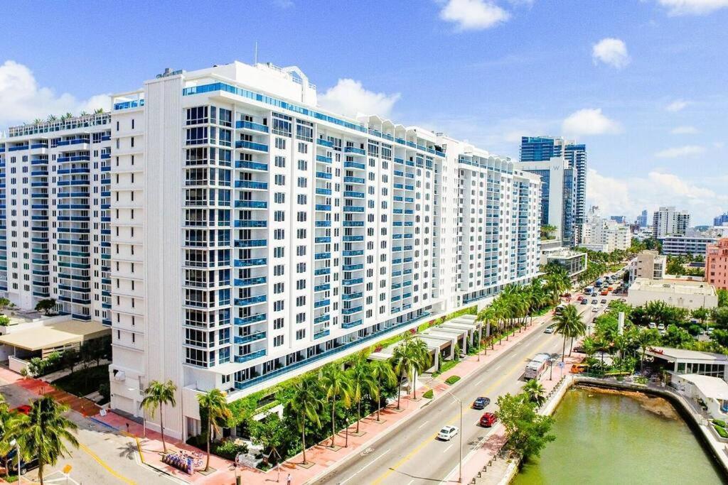Oceanview 1 & Homes 1 Bedroom 1 And Half Bathrooms Luxe With Balcony * Miami Beach