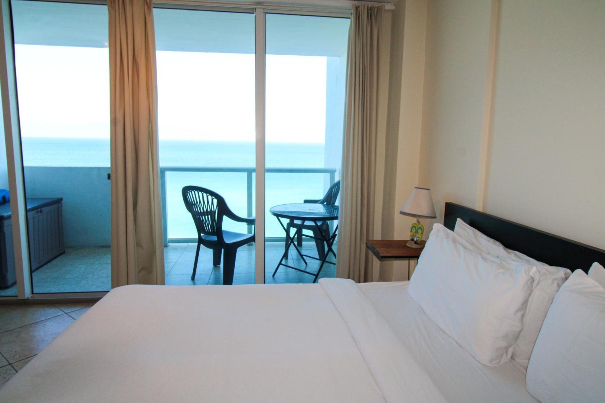 Castle 830 Oceanview Balcony Studio, Pool, Tennis, Free Parking Miami Beach