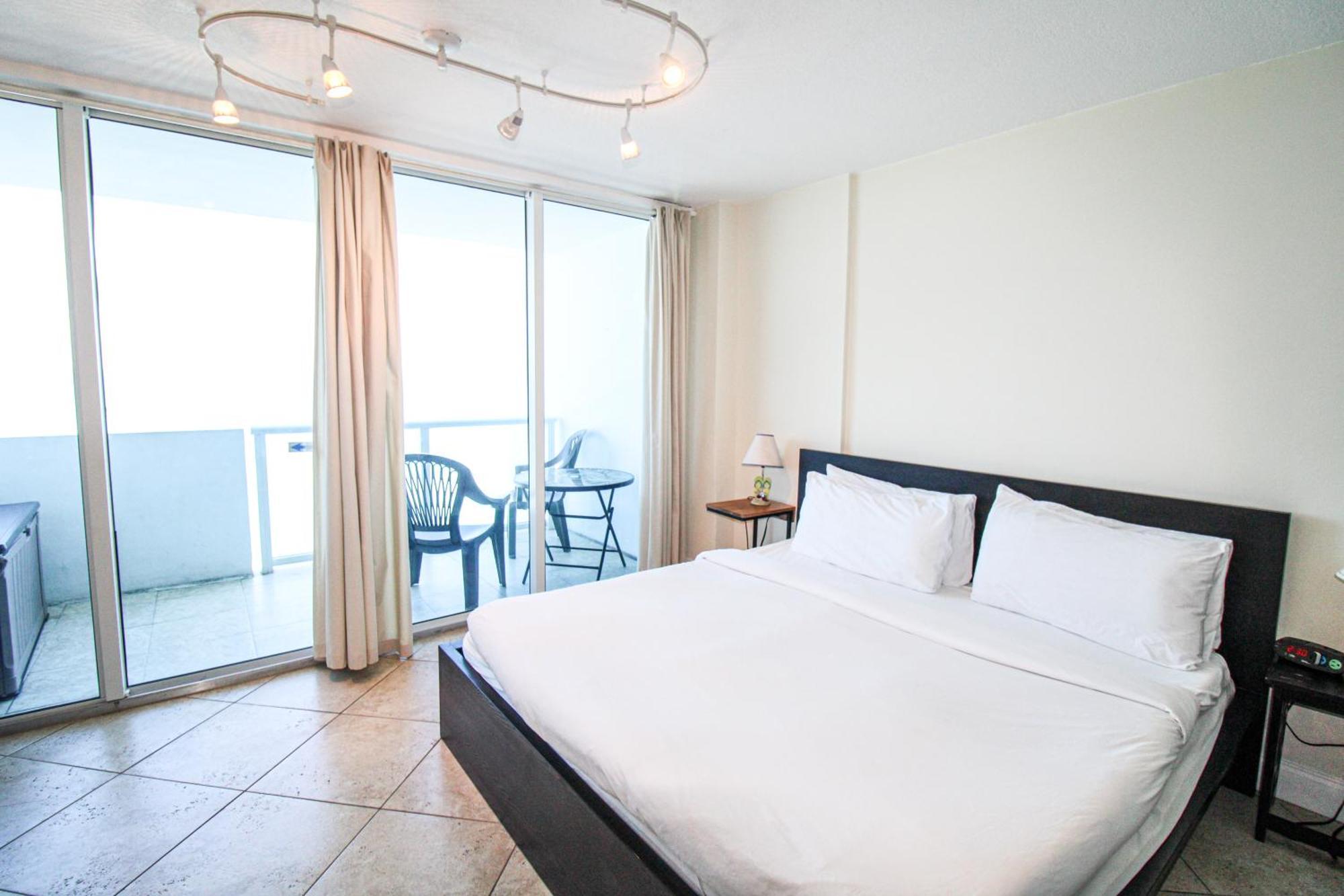 Castle 830 Oceanview Balcony Studio, Pool, Tennis, Free Parking Apartment *