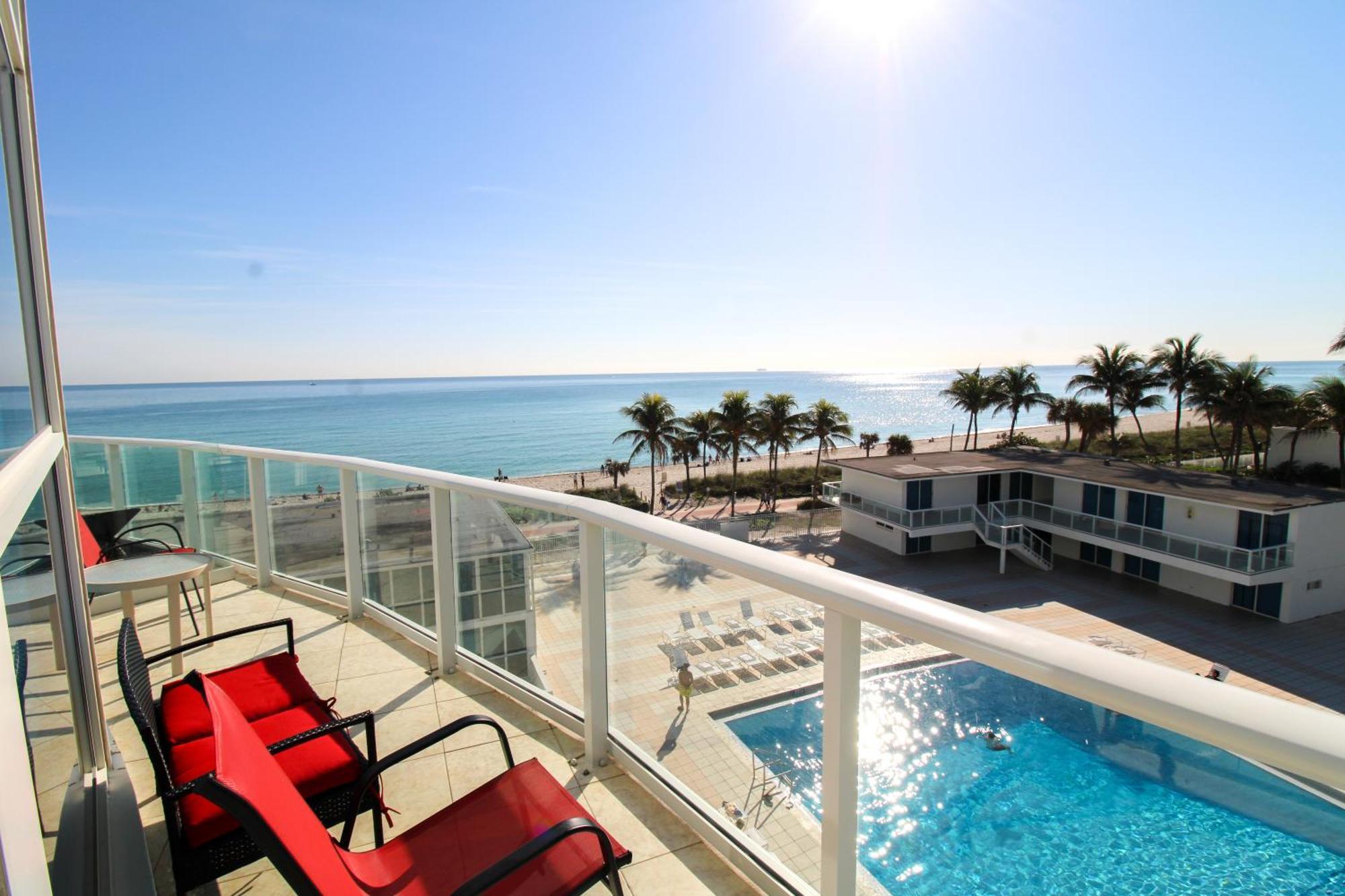 Castle M16 Oceanview Loft With Access, Pool, Tennis And Free Parking! Holiday home