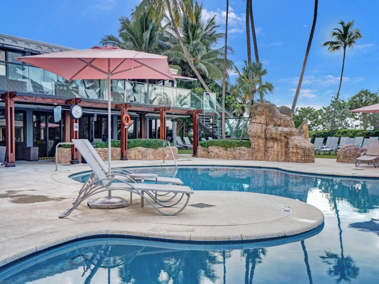 Deluxe 2 Bedroom With Ocean View And Amenities 1114 Apartment Miami Beach