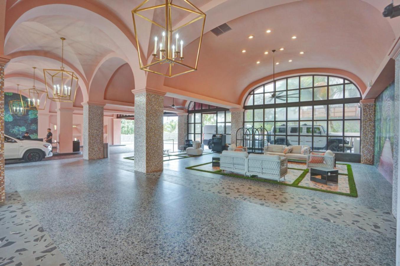 Apartment Deluxe 2 Bedroom With Ocean View And Amenities 1114 Miami Beach
