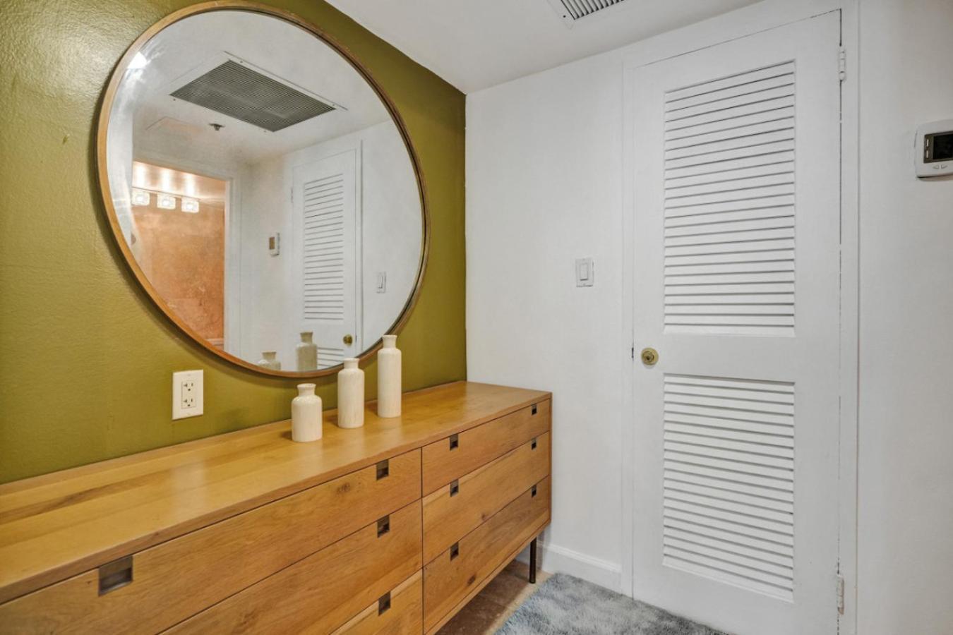 Apartment Deluxe 2 Bedroom With Ocean View And Amenities 1114