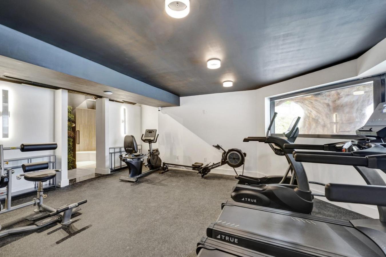 Apartment Deluxe 2 Bedroom With Ocean View And Amenities 1114 Miami Beach