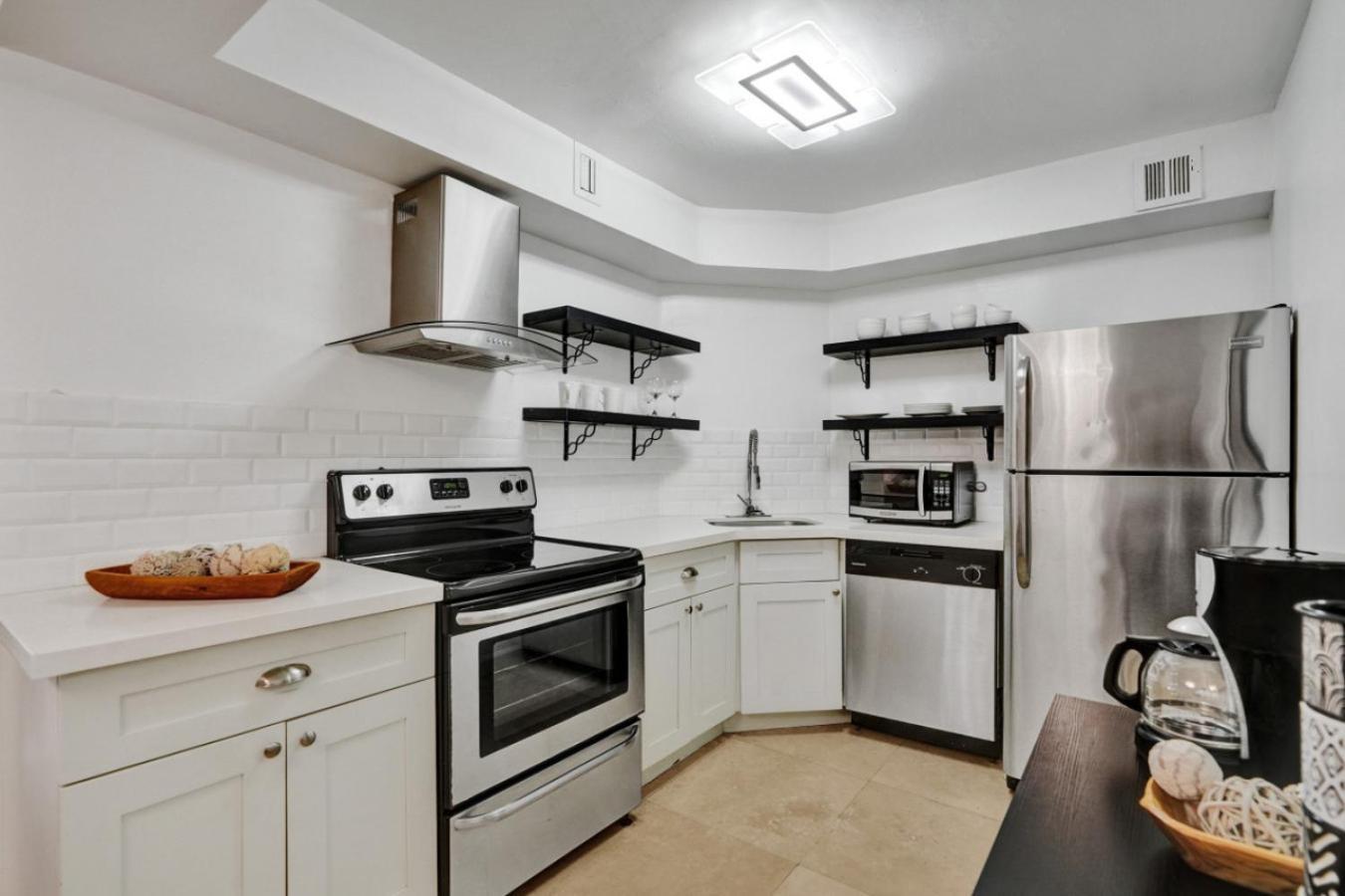 Deluxe 2 Bedroom With Ocean View And Amenities 1114