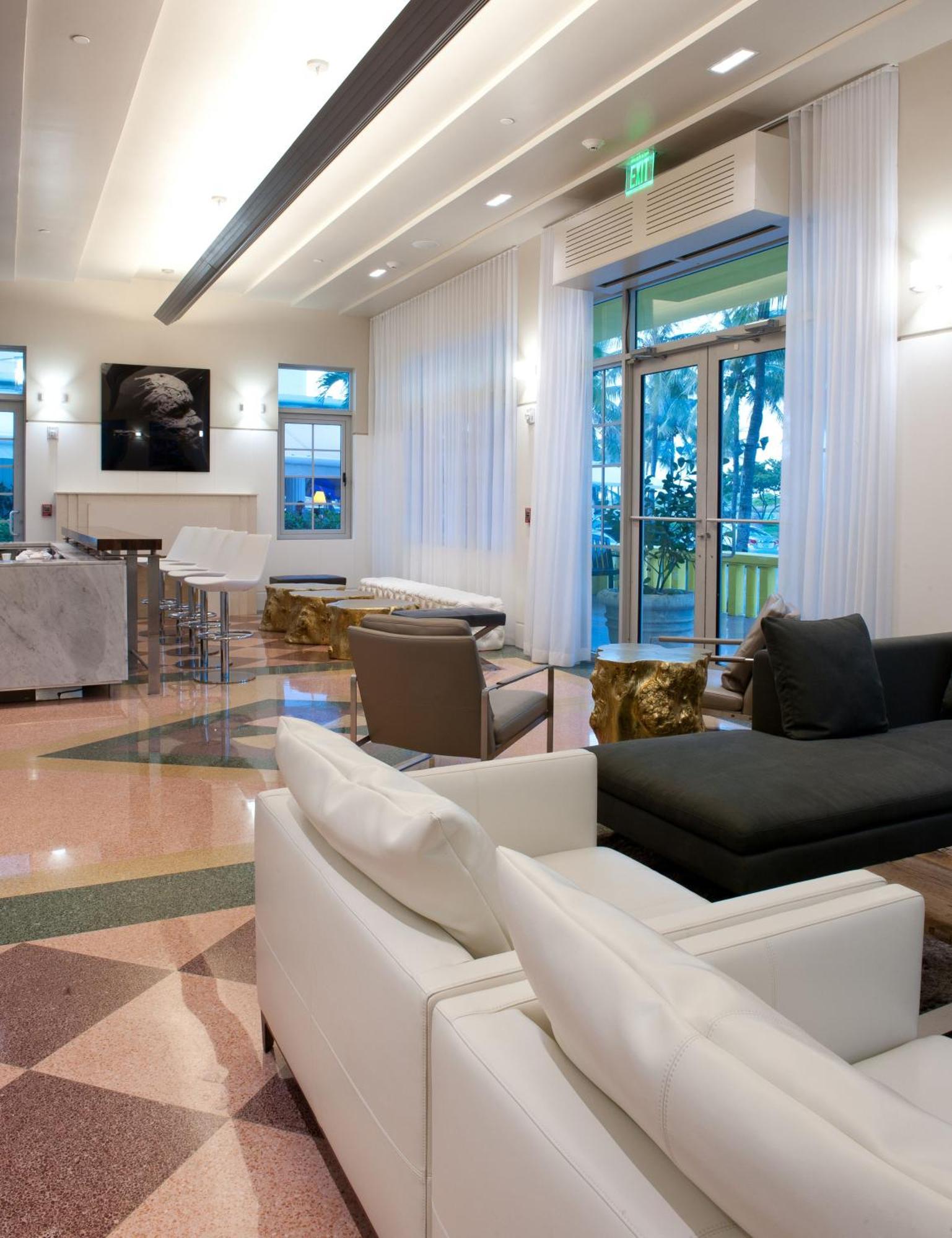 Leslie Ocean Drive Hotel Miami Beach