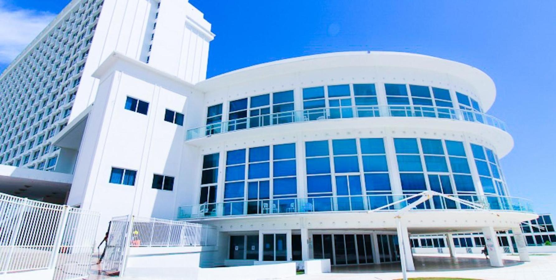 Casa de férias Castle 828 Oceanfront View With Balcony, Pool, Tennis, Access And Free Parking! *
