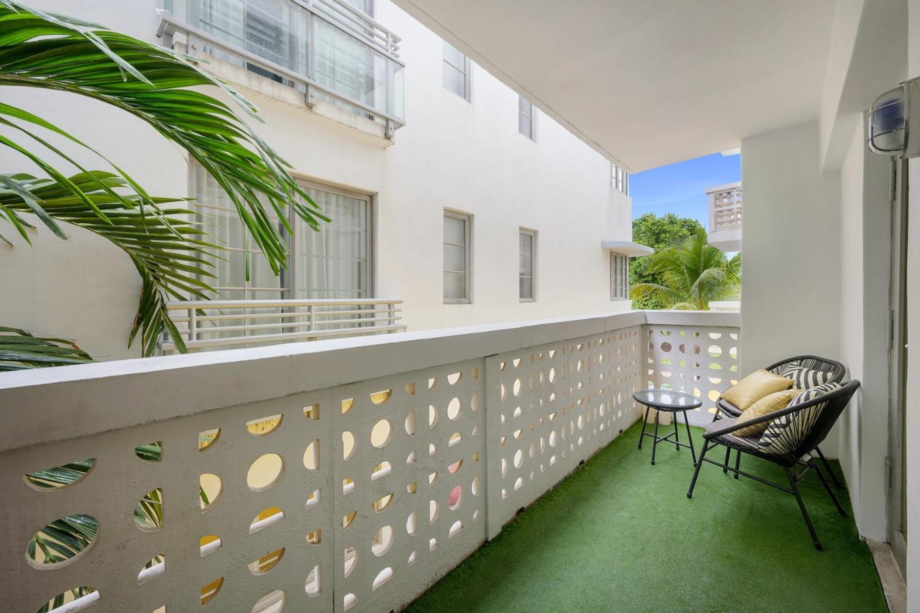Ocean Drive With Rooftop Pool, South Beach, Miami Apartment Miami Beach