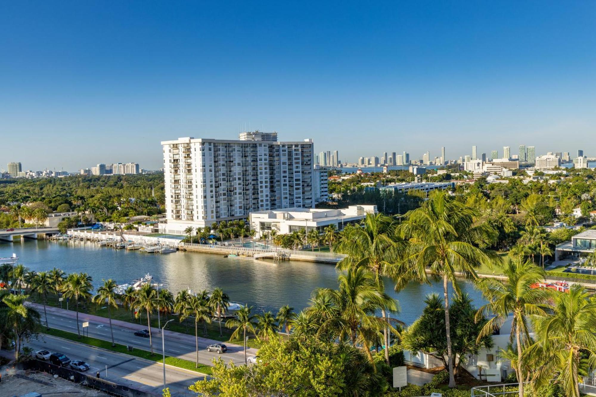 Apartment Fontainebleau Ocean View Fits 6! 1 Bed/2 Ba Miami Beach