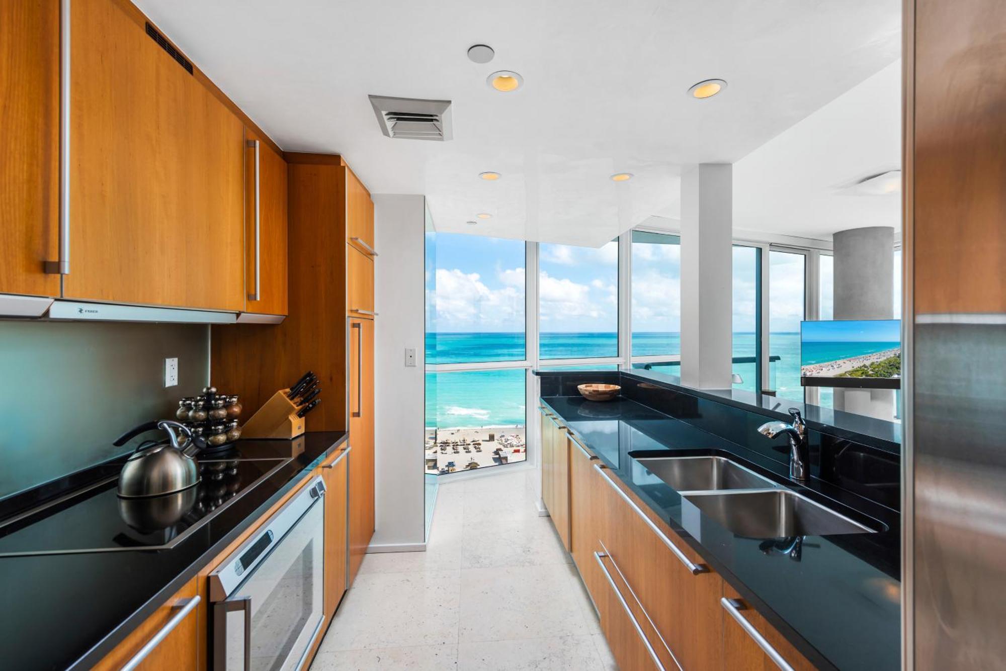 Oceanfront Private At The Setai -2208 Appartamento *