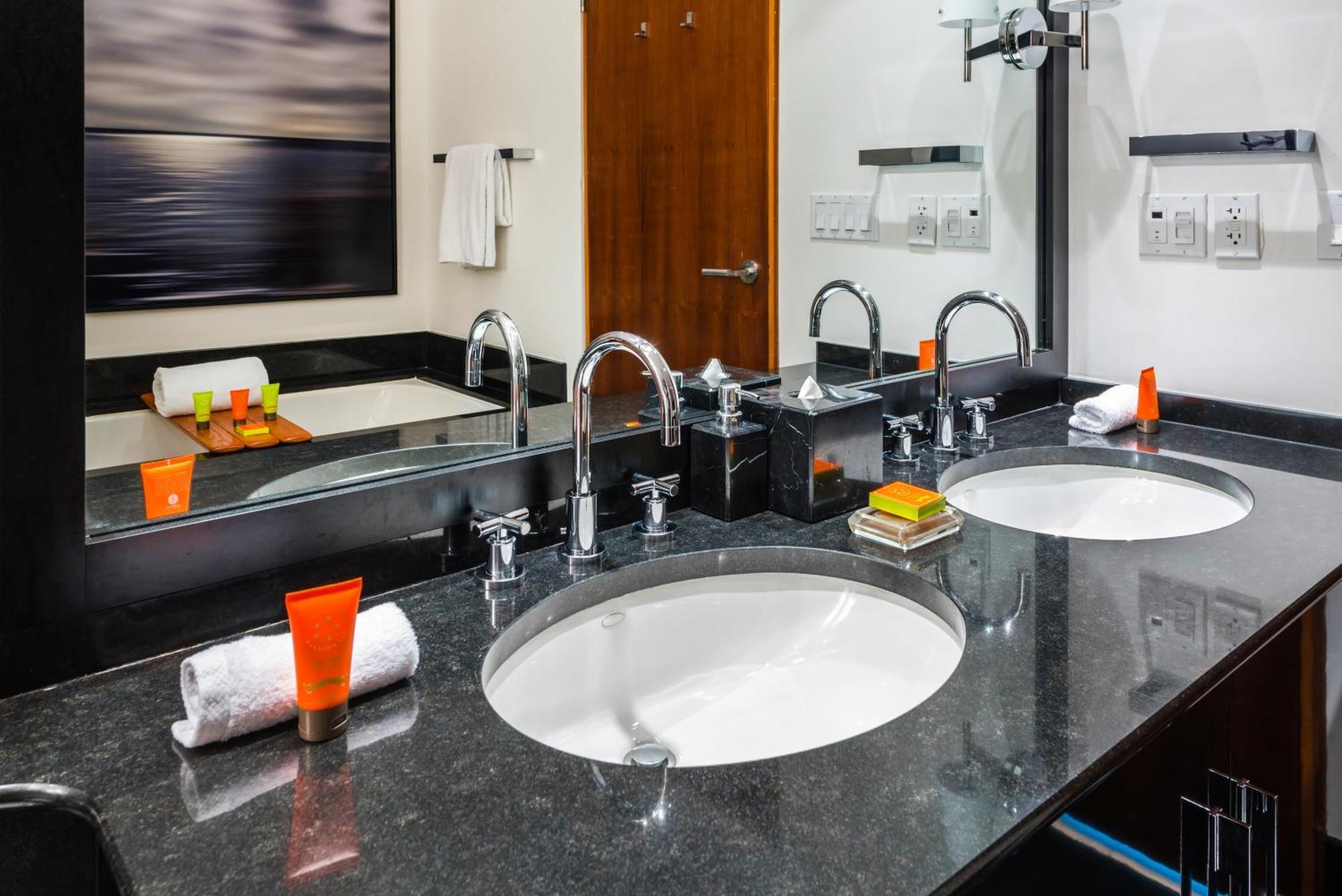 Oceanfront Private At The Setai -2208 Miami Beach
