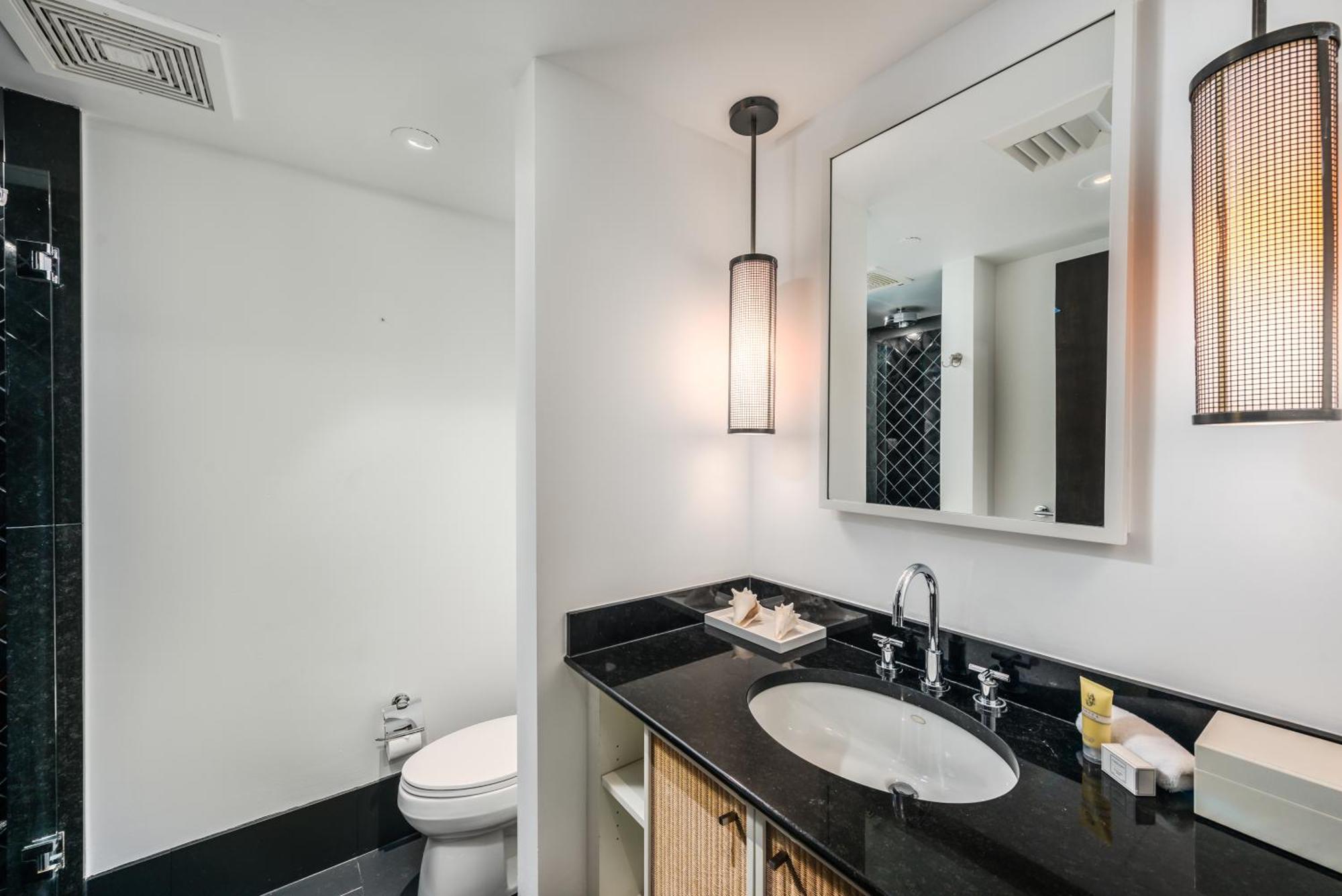 4B Super Premium Private Condo At The Setai *