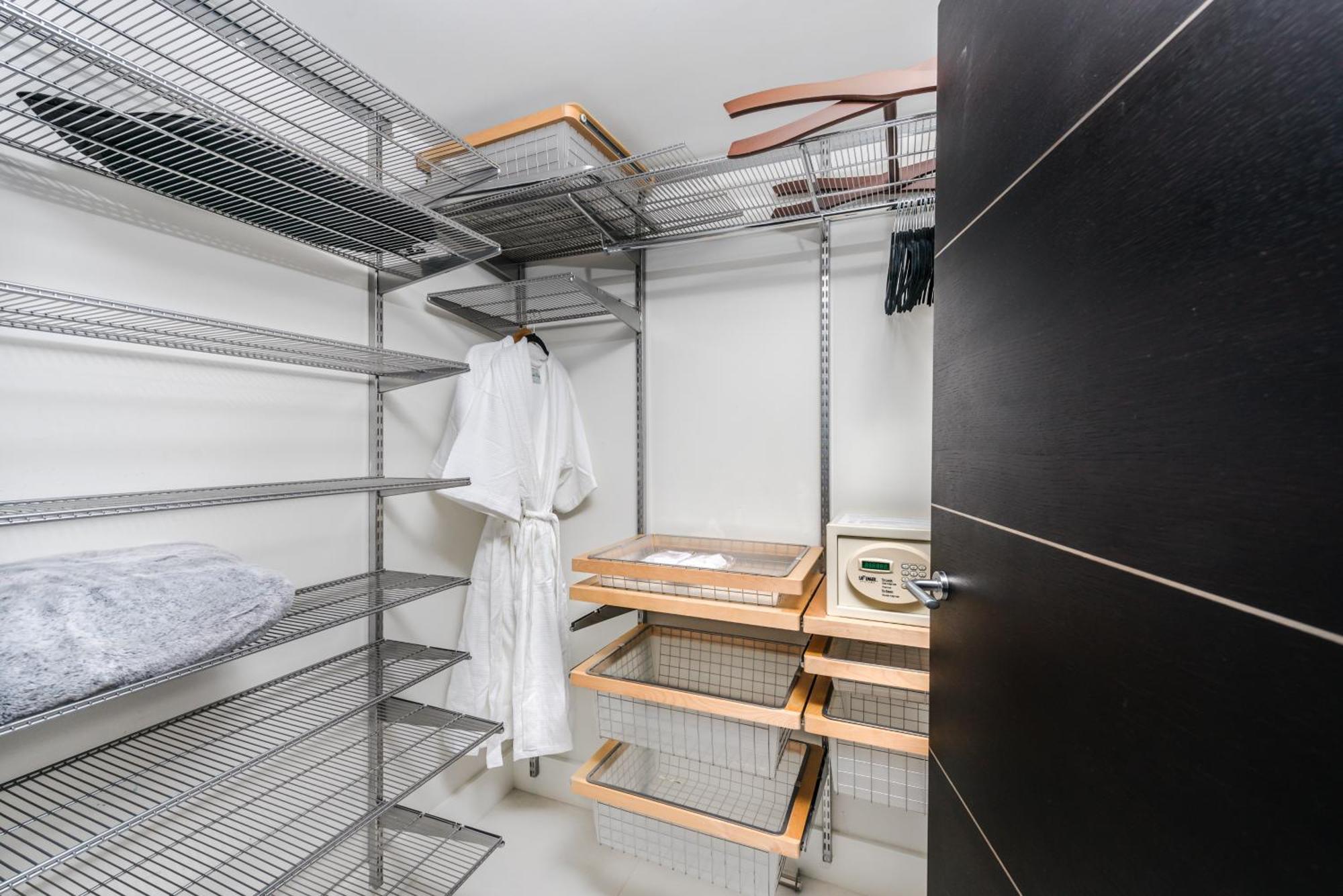 4B Super Premium Private Condo At The Setai Apartment *