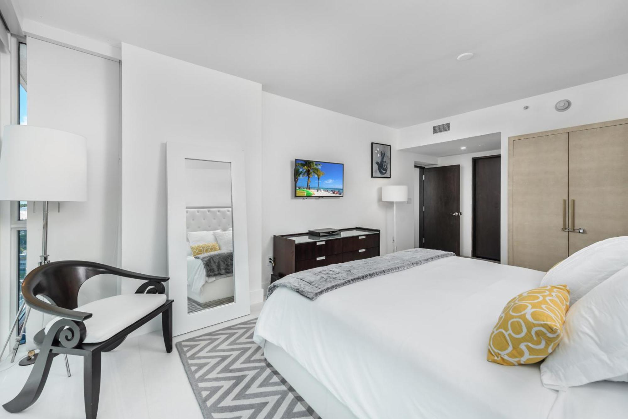 Apartment 4B Super Premium Private Condo At The Setai