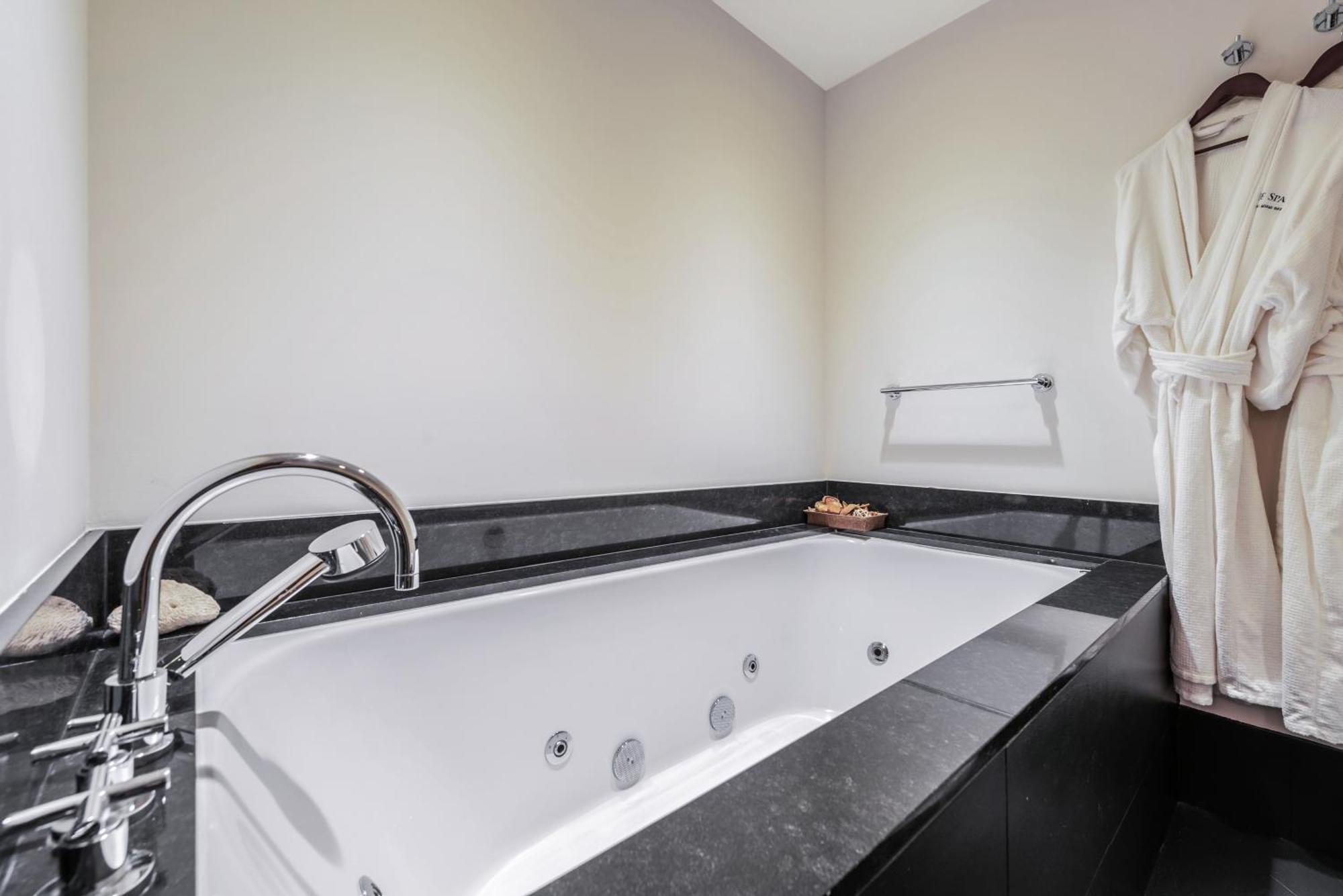 Apartment Oceanfront Private At The Setai -2707 *