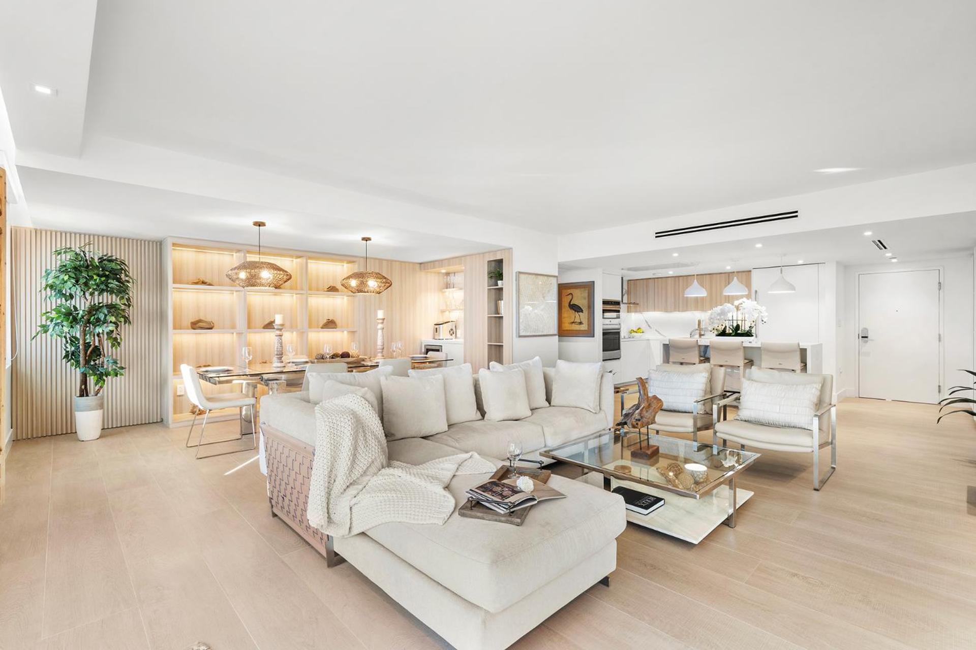Apartment 3 Bedroom Den Private At Roney Palace -6078