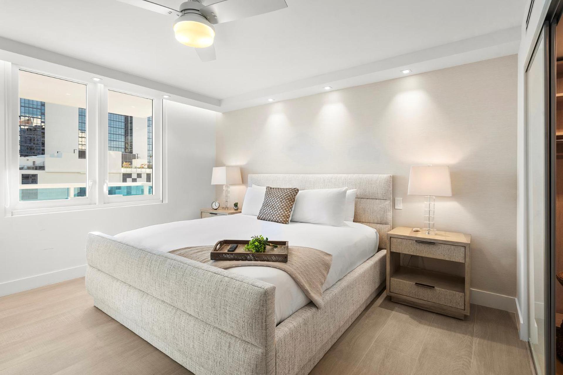 3 Bedroom Den Private At Roney Palace -6078 Miami Beach