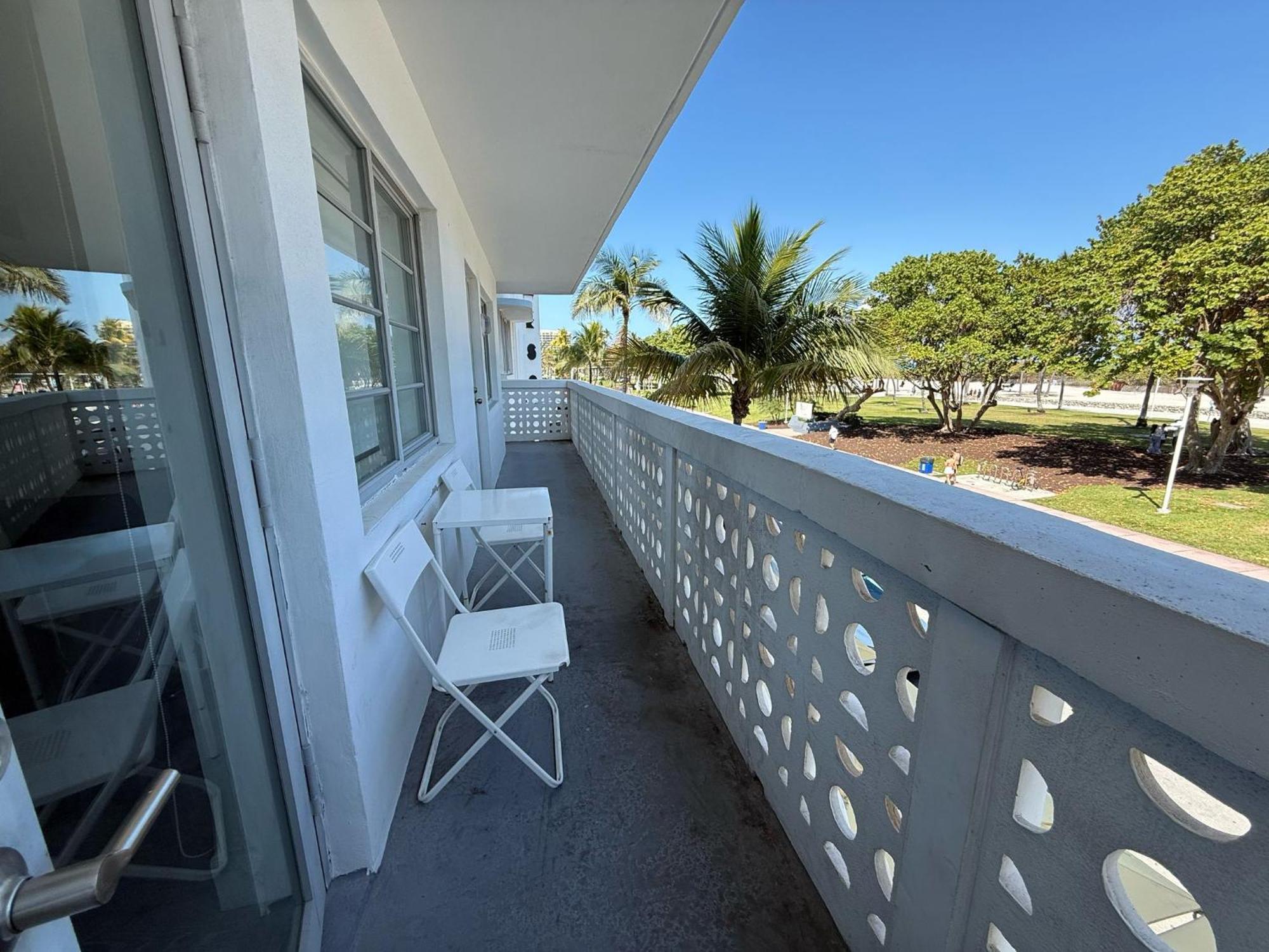 Aparthotel Renzzi On The Ocean Miami Beach