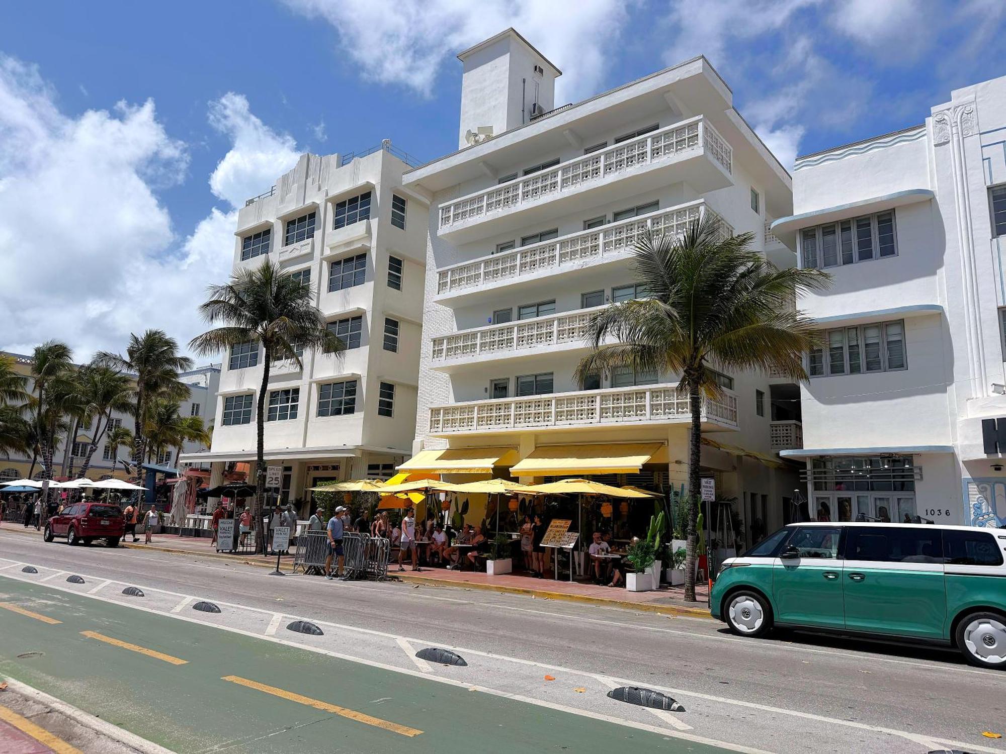 Renzzi On The Ocean Aparthotel Miami Beach