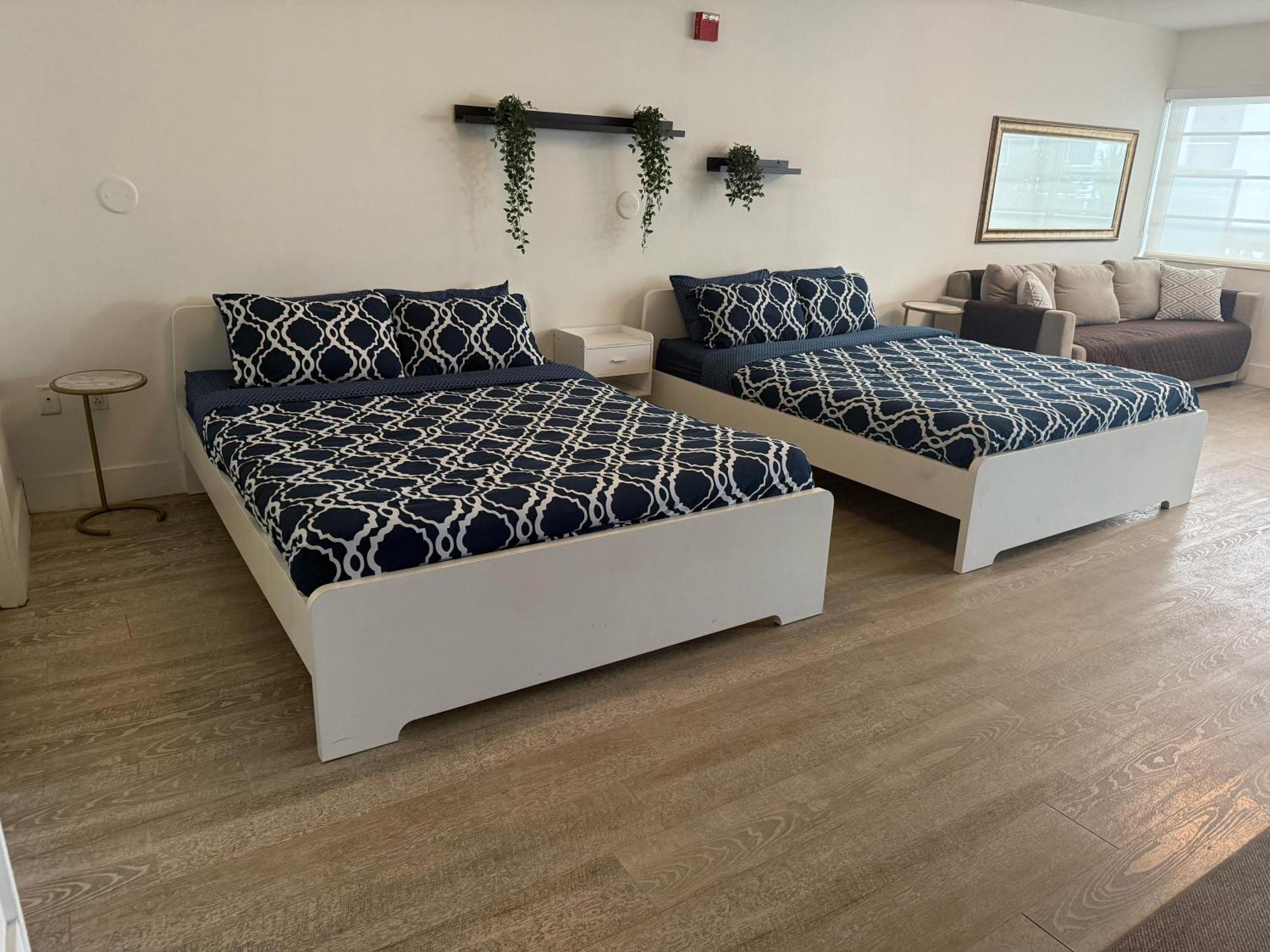 Renzzi On The Ocean Aparthotel *