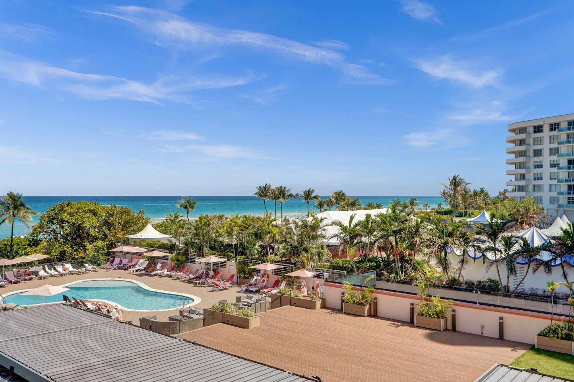 Beachside With Amenities, Including Pools, Gym, And Bathtub 503 * Miami Beach