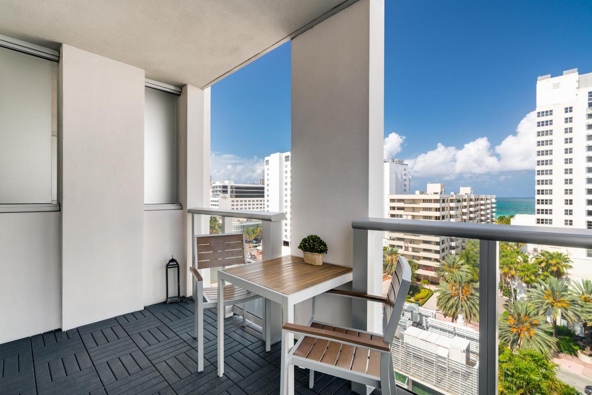 Iberostar Waves Berkeley Shore Miami Beach