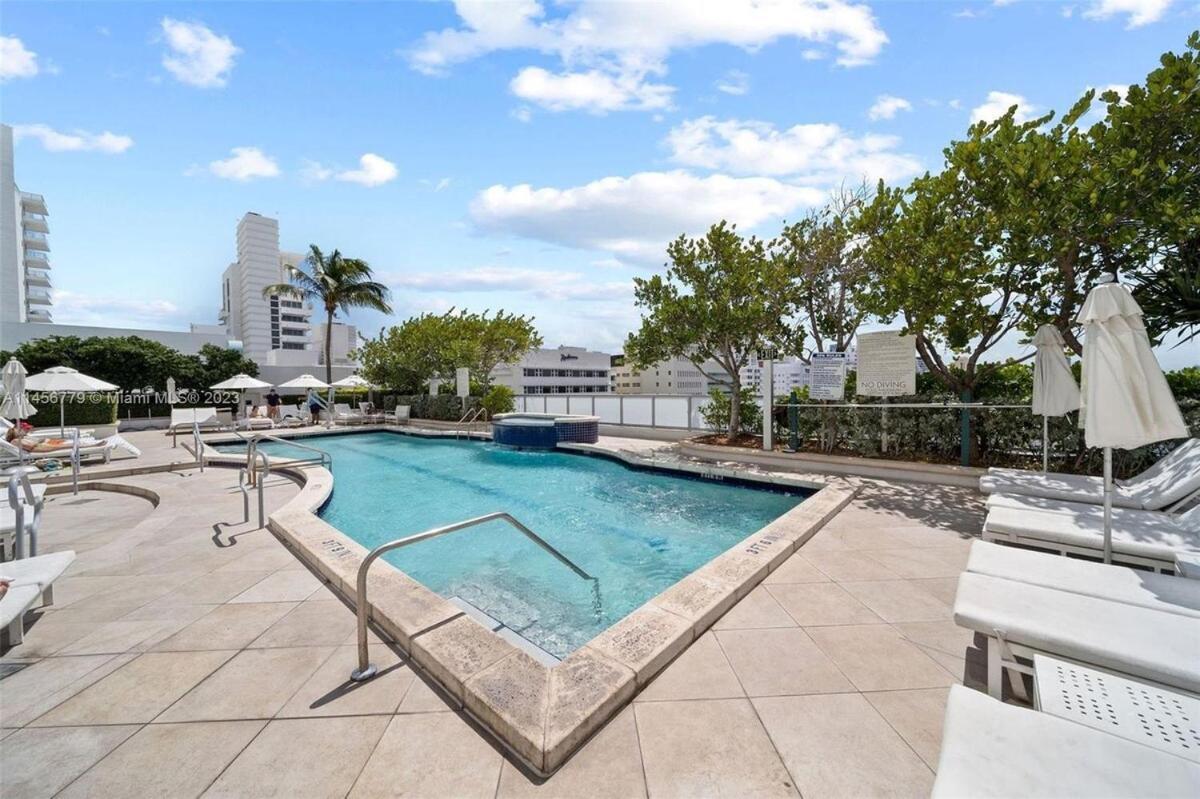 Fontainebleau New Reno 1br Corner Unit Ocean & Bay Apartment *