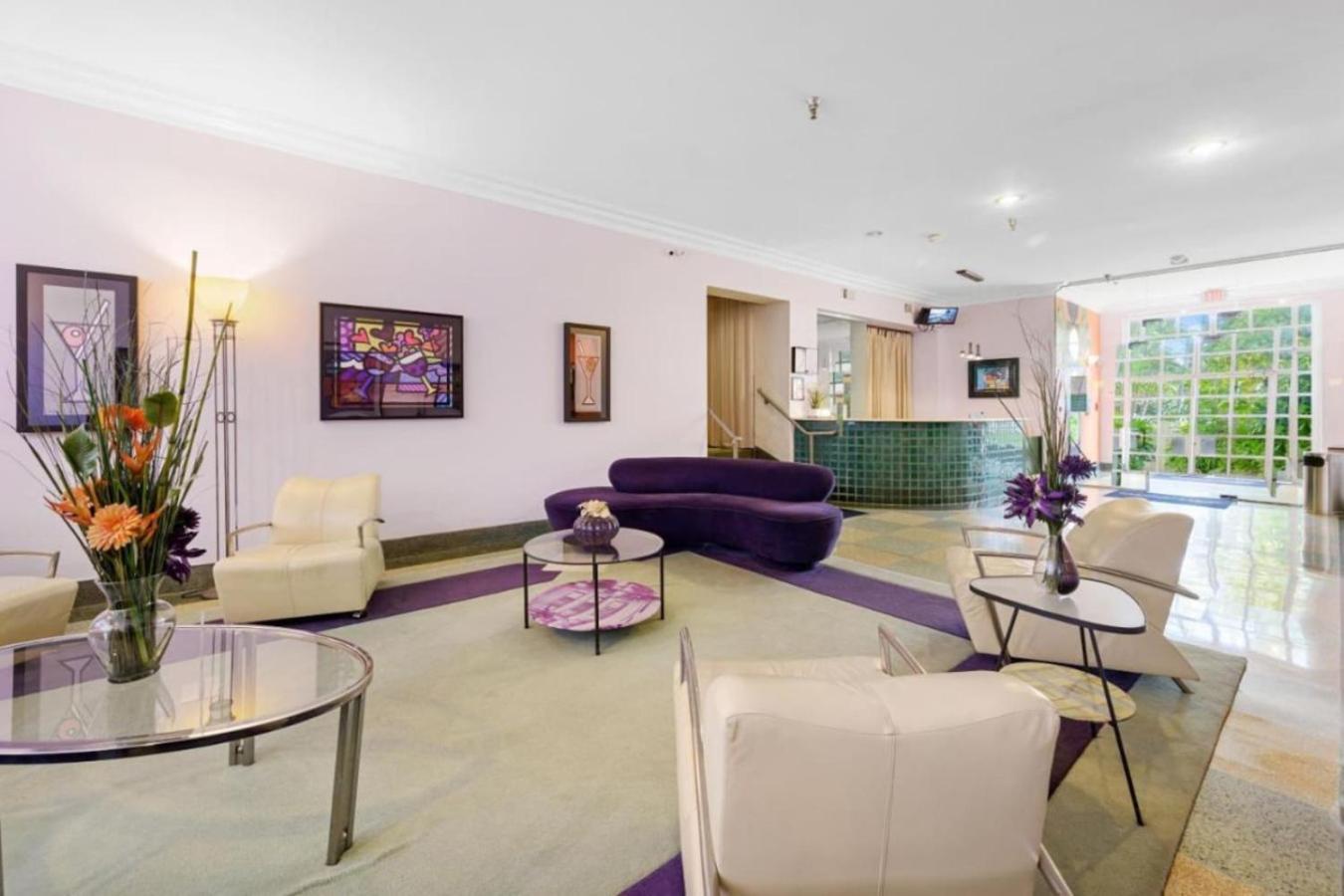 Right On The Beach, Ocean Drive Secured Apartment
