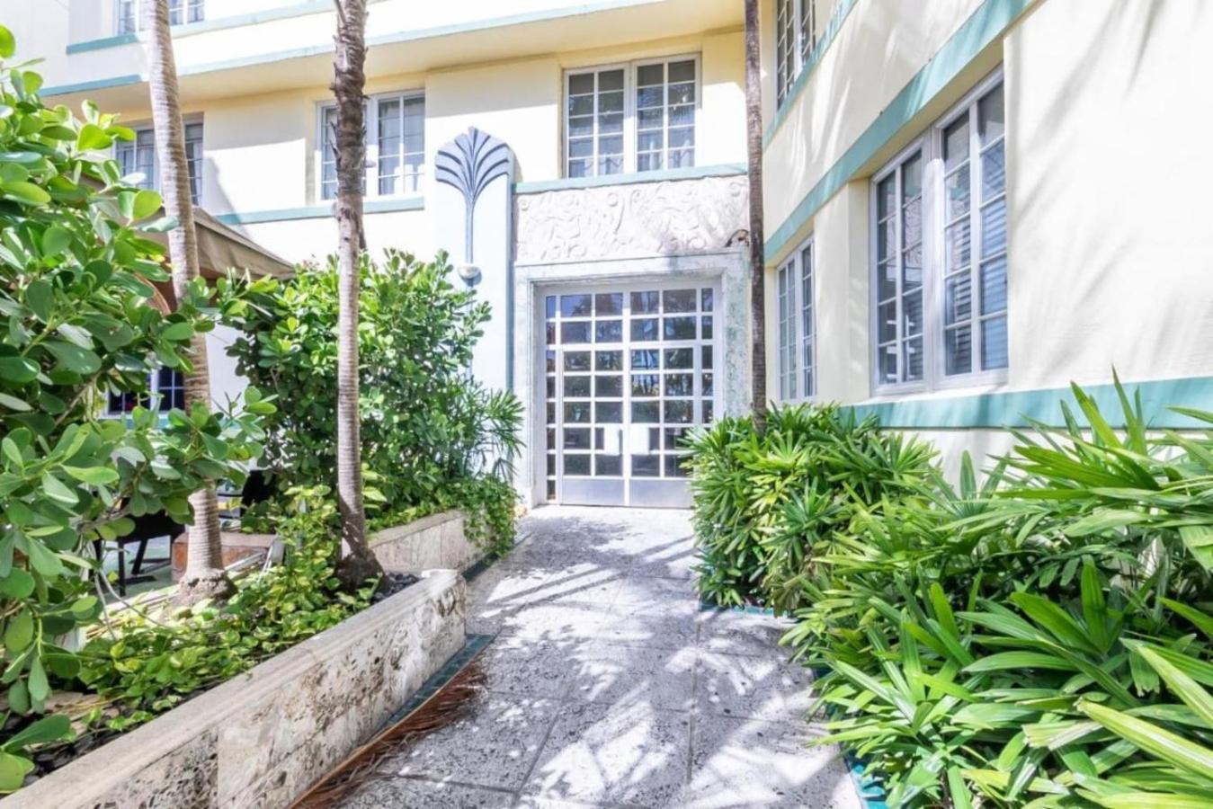 Apartment Right On The Beach, Ocean Drive Secured Miami Beach