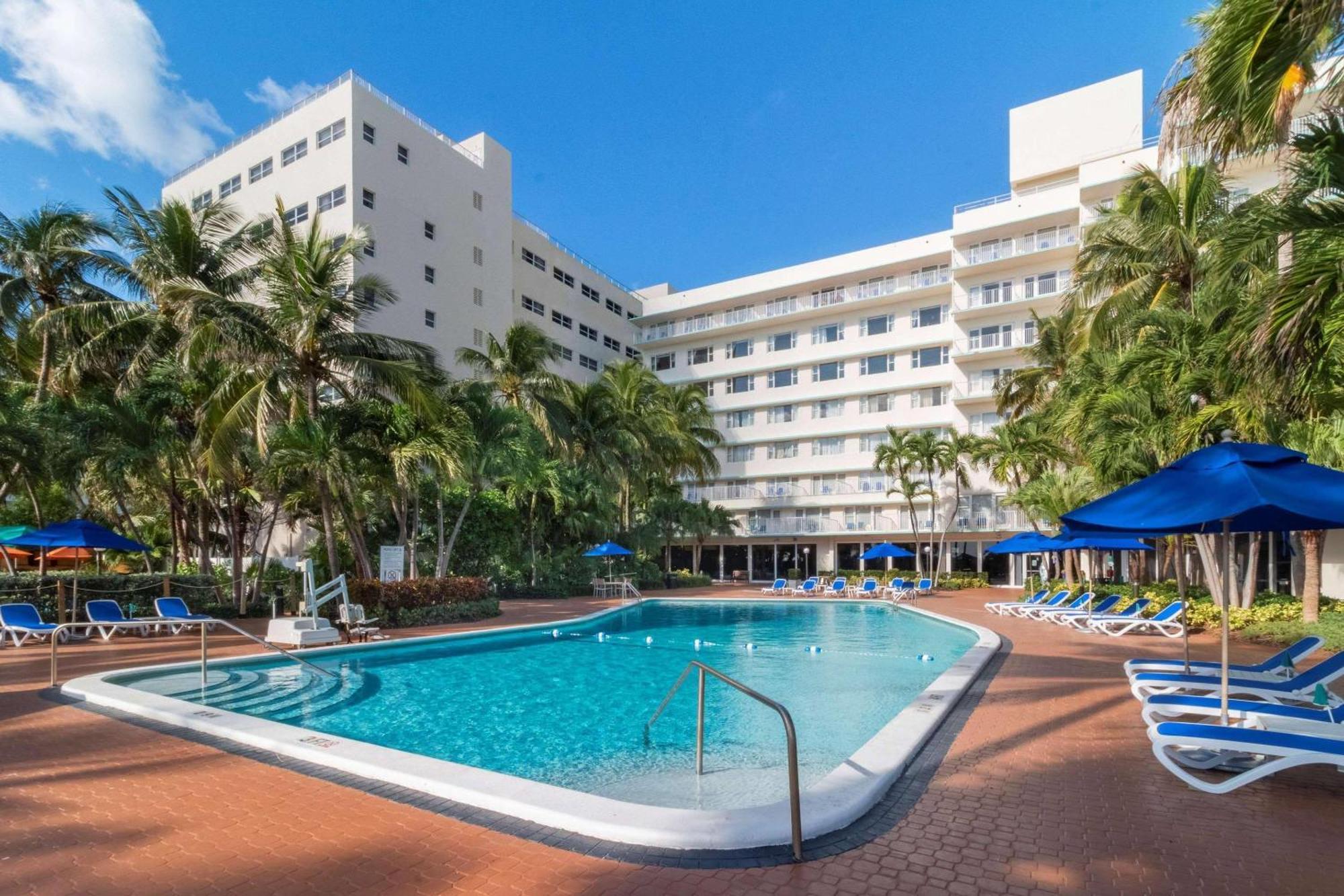 Radisson Miami 4*
