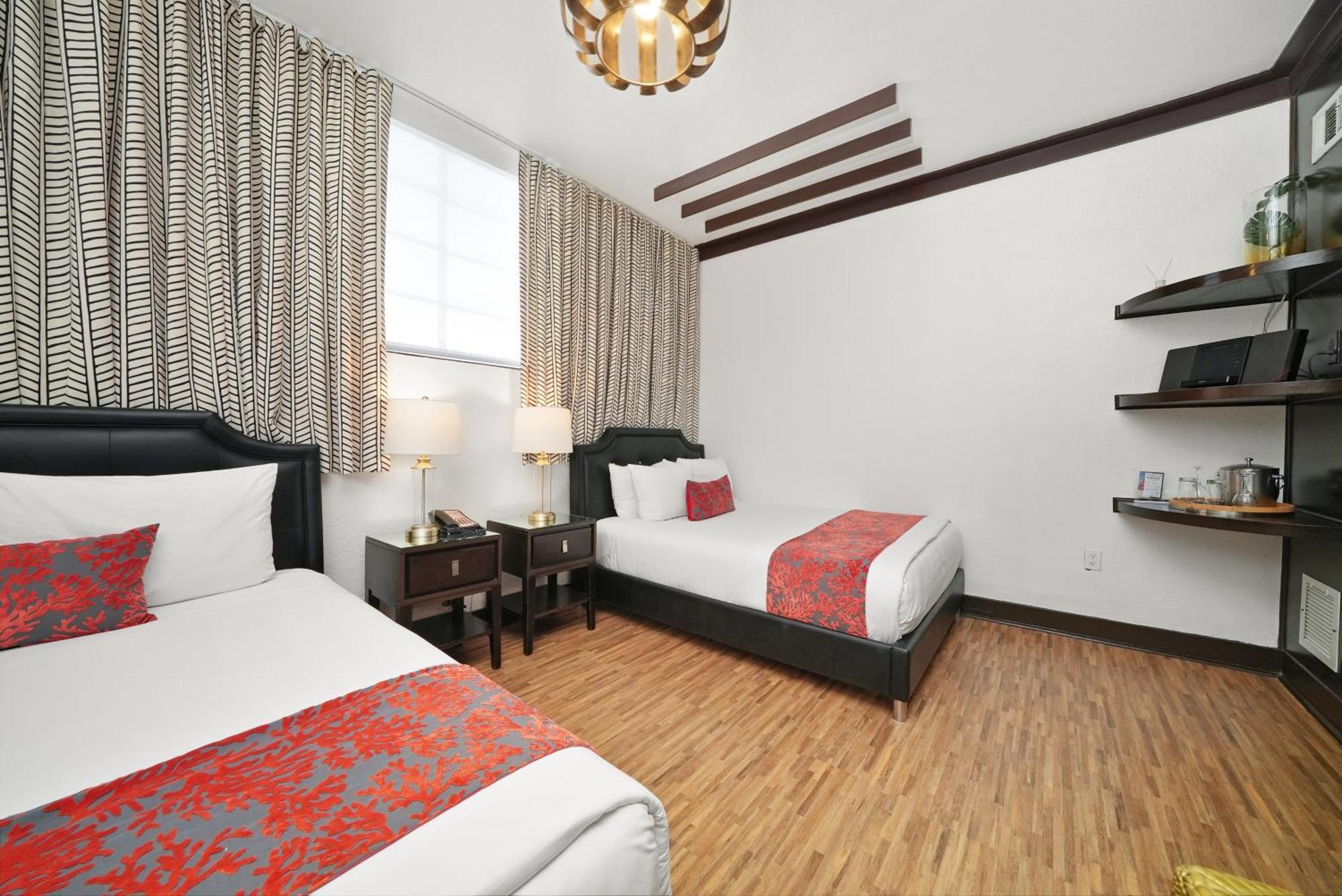 Chelsea Hotel 3*