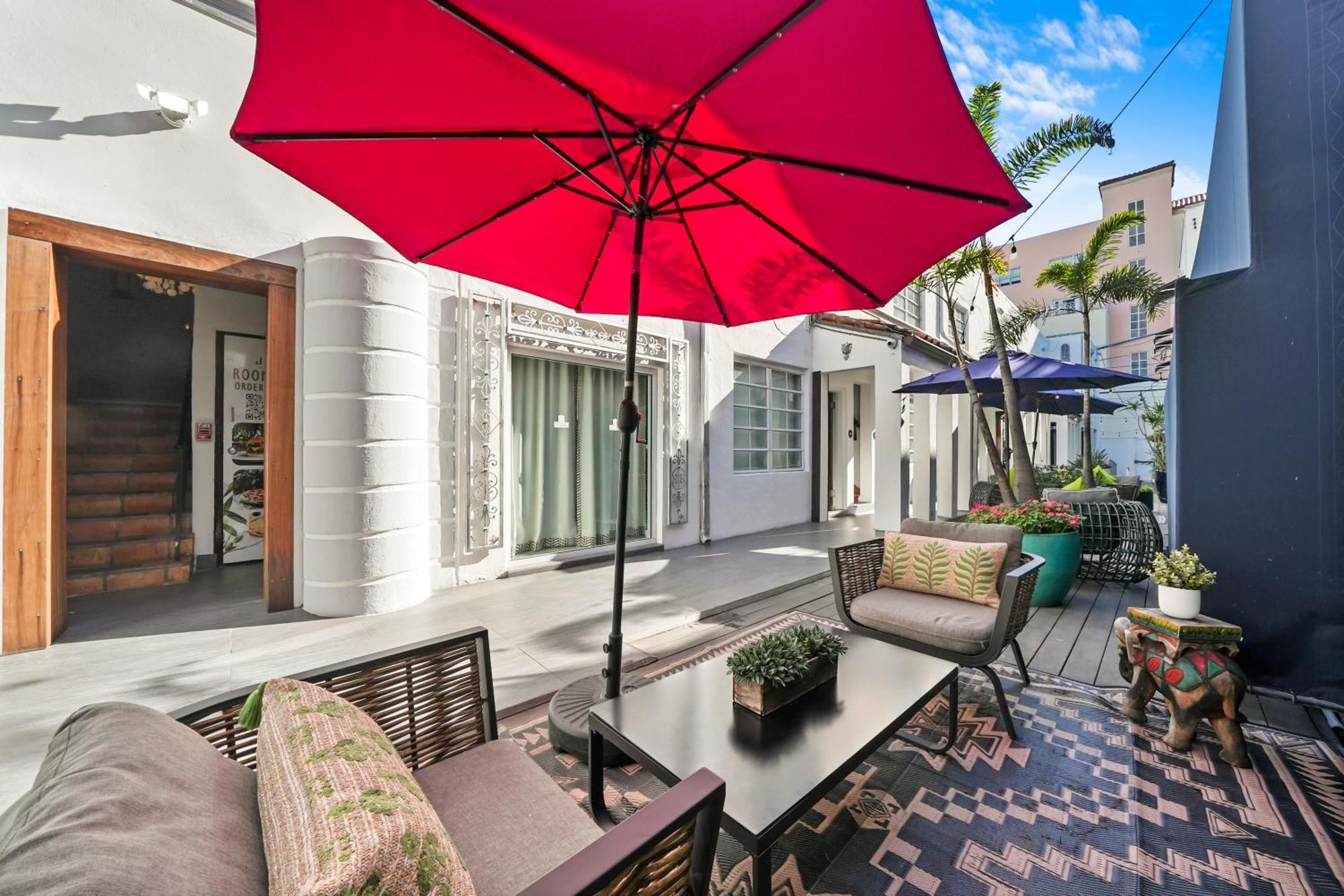 Hotel Chesterfield & Miami Beach