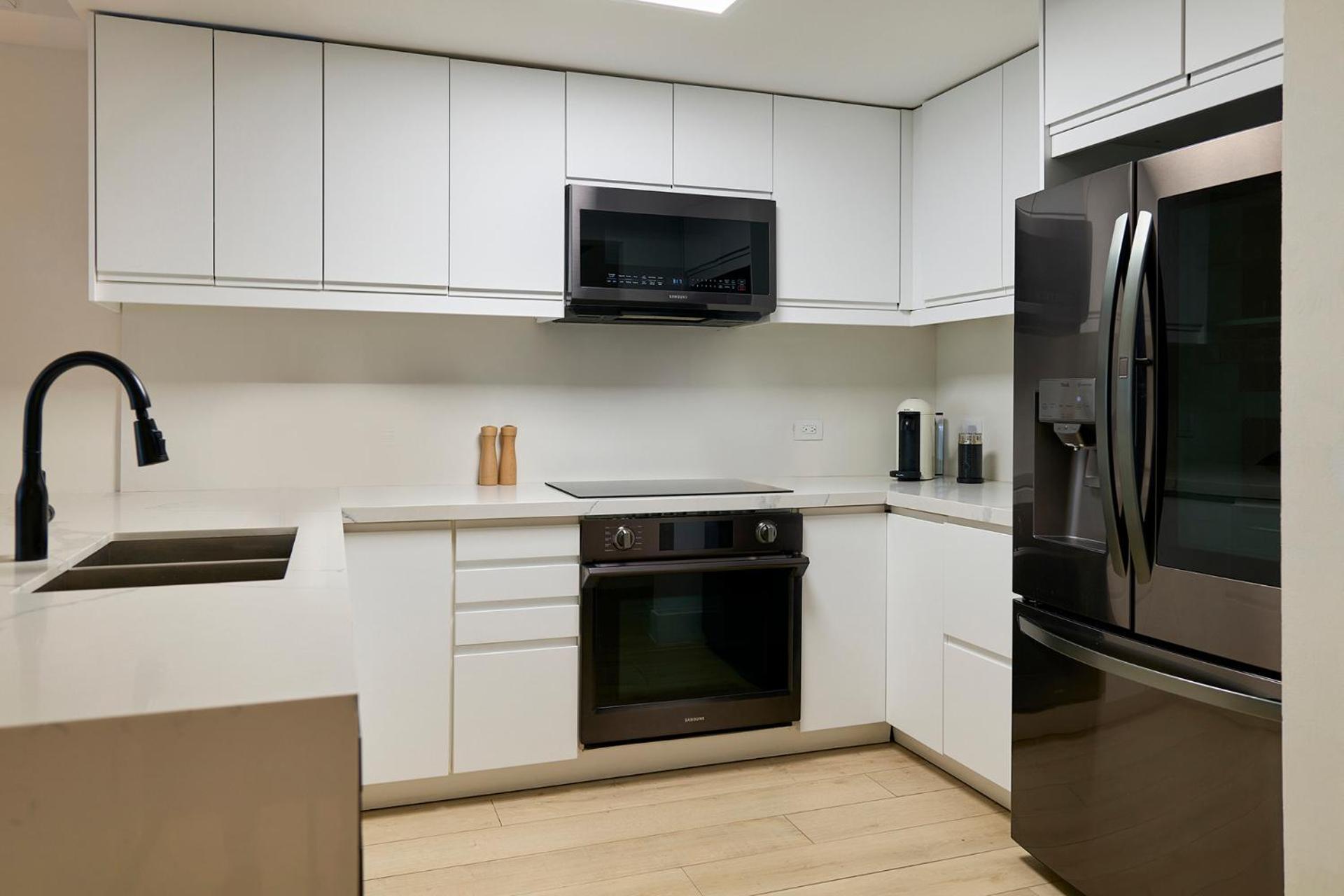 Apartment At Roney Palace - 329