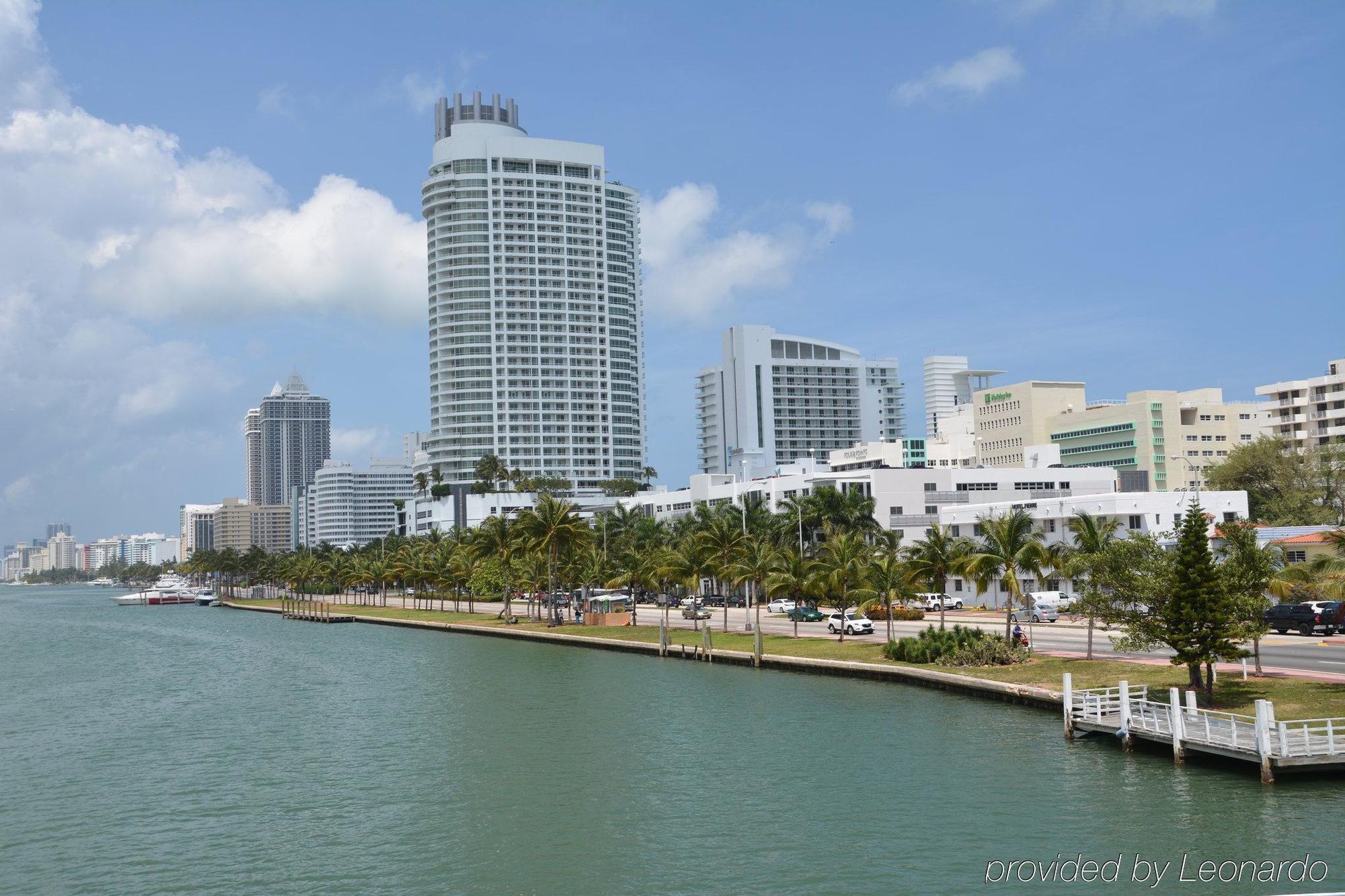 Penguin Hotel Miami Beach
