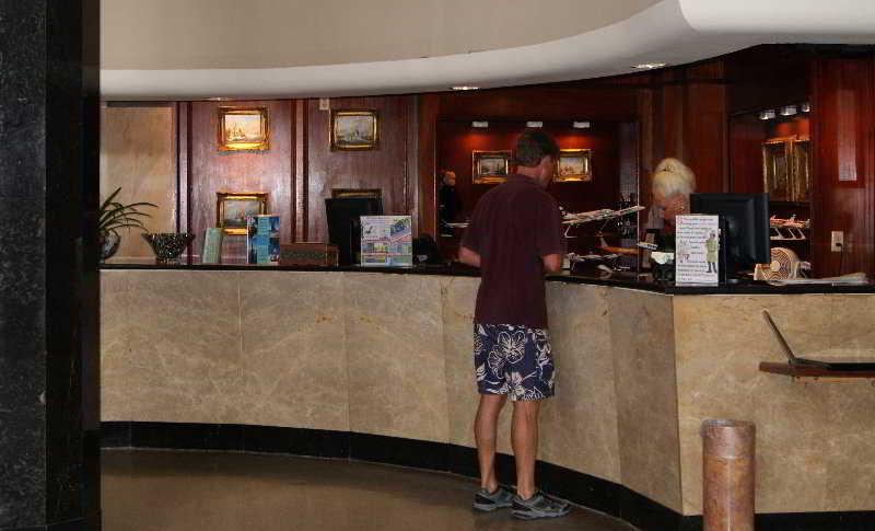 Sherry Frontenac Oceanfront Hotel