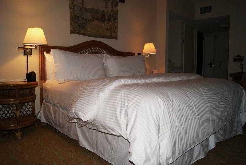 Sherry Frontenac Oceanfront 3*