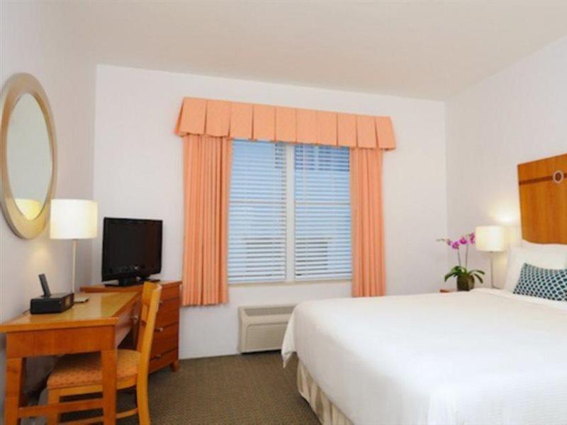 Resort South Seas Miami Beach
