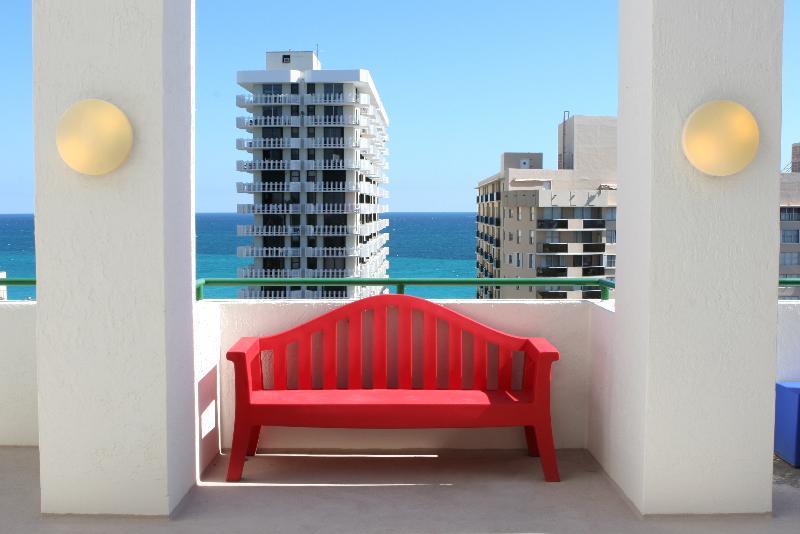 Casablanca On The Ocean West Tower Hotel Miami Beach