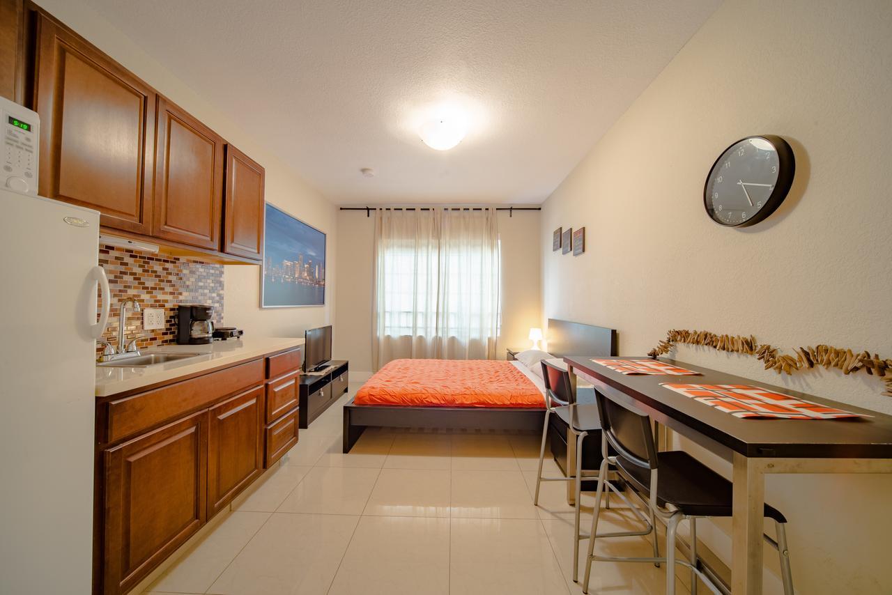 A Block From The Beach- Miami Beach Apartment Miami Beach