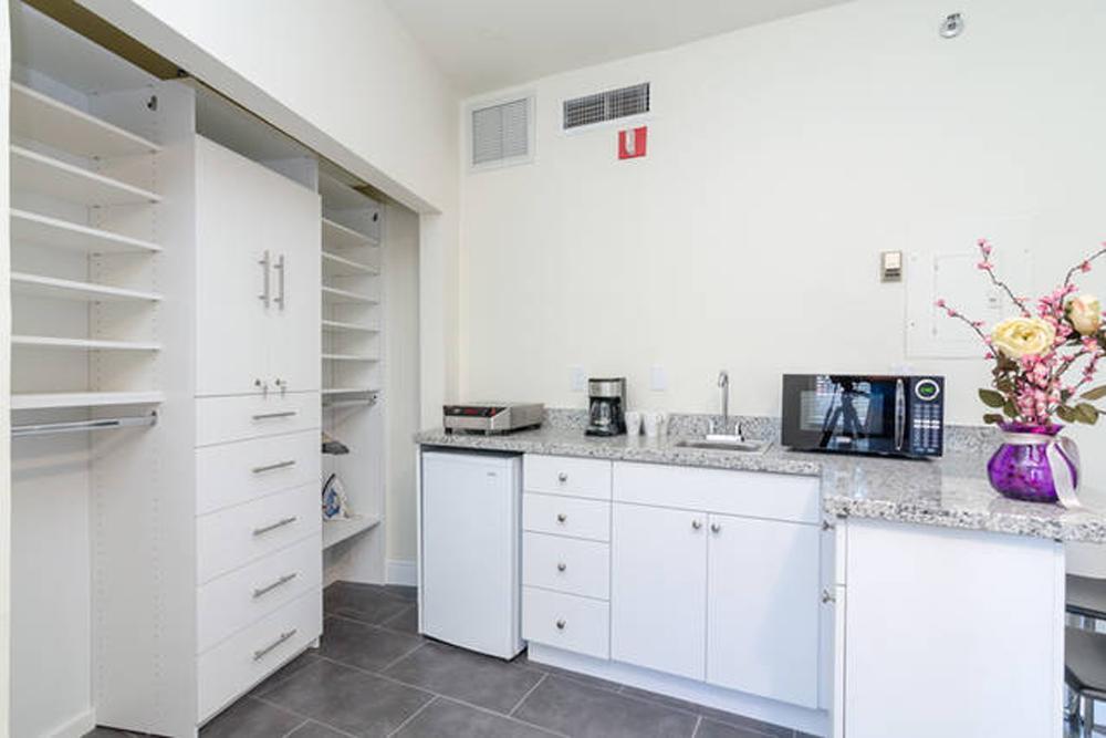 Ocean Drive Historic Building Minutes Walk To The Beach. Apartamento Miami Beach