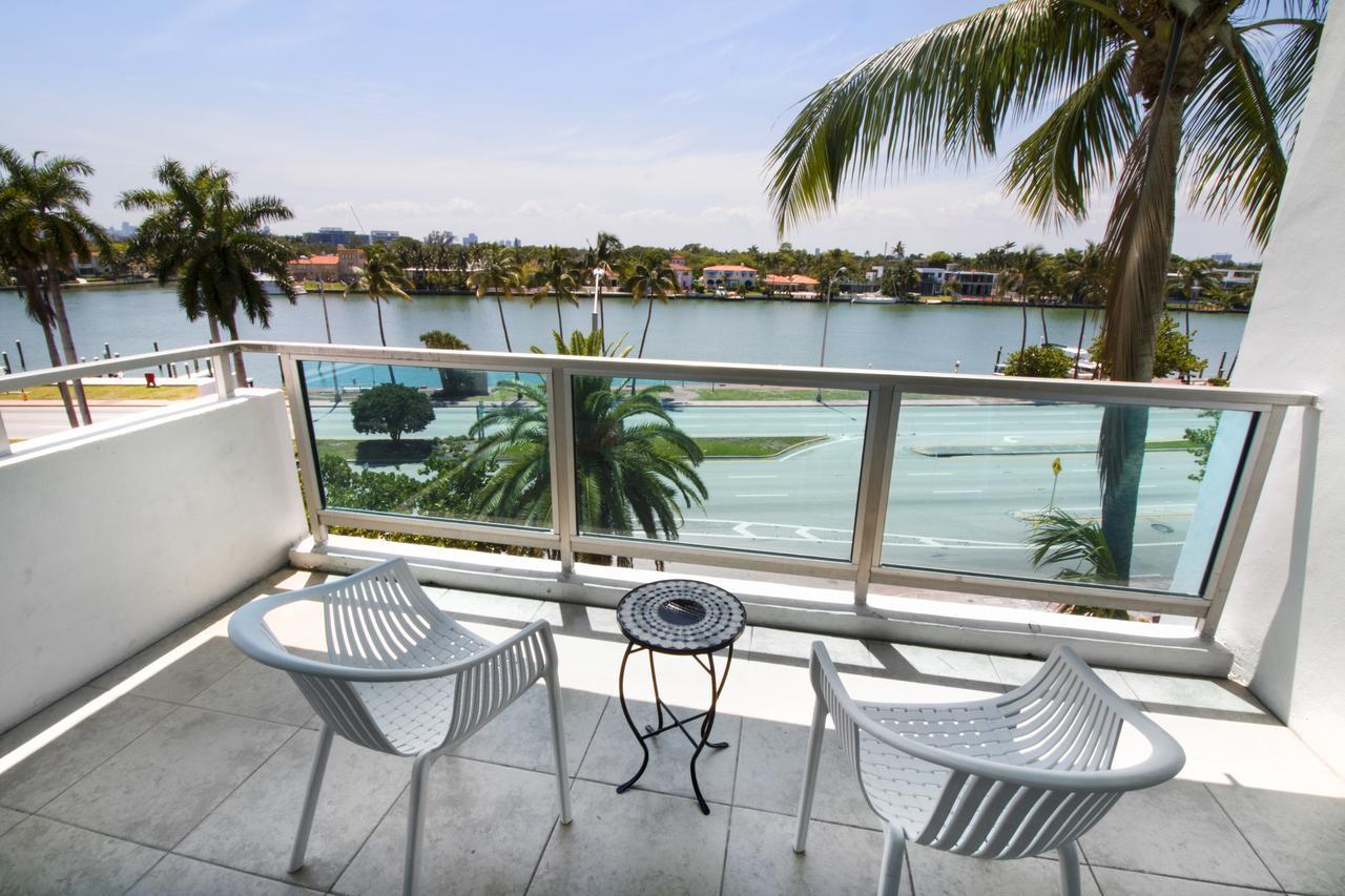 Oceanfront Contemporary 4*