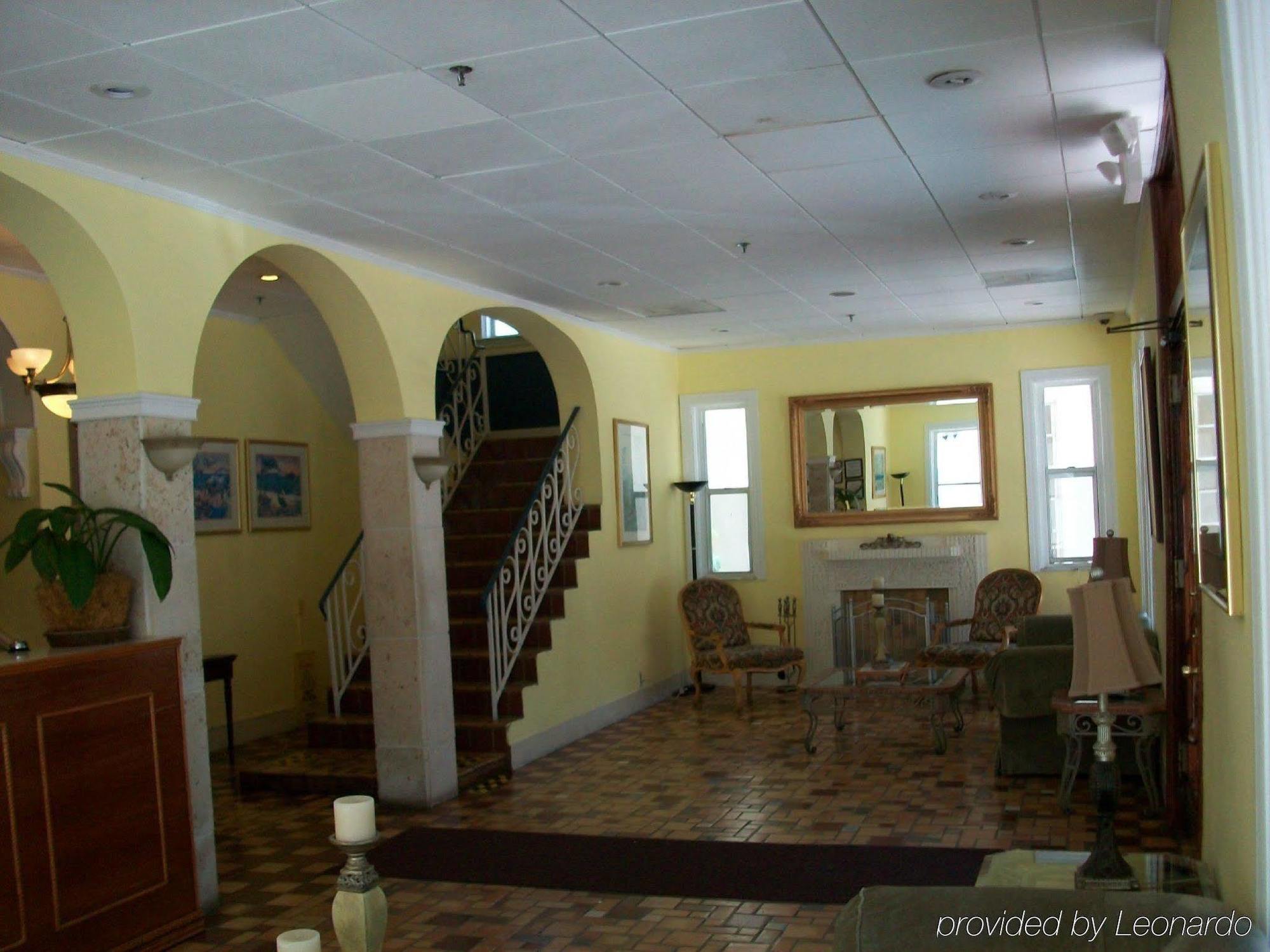 Princess Ann Hotel 2*