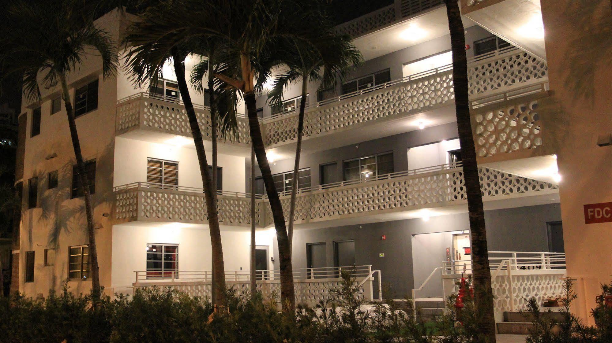 Hotel Gaythering - Gay - Adults Welcome Miami Beach