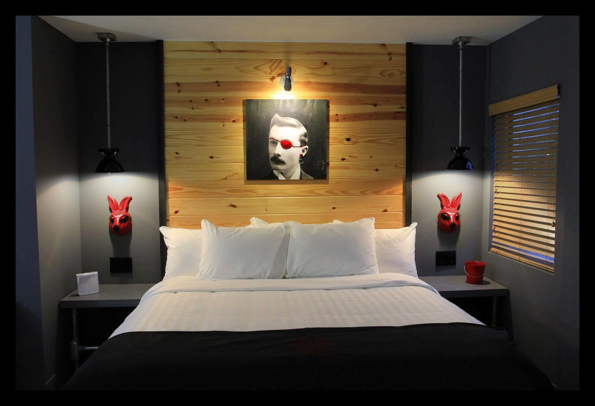 Gaythering - Gay - Adults Welcome 4*