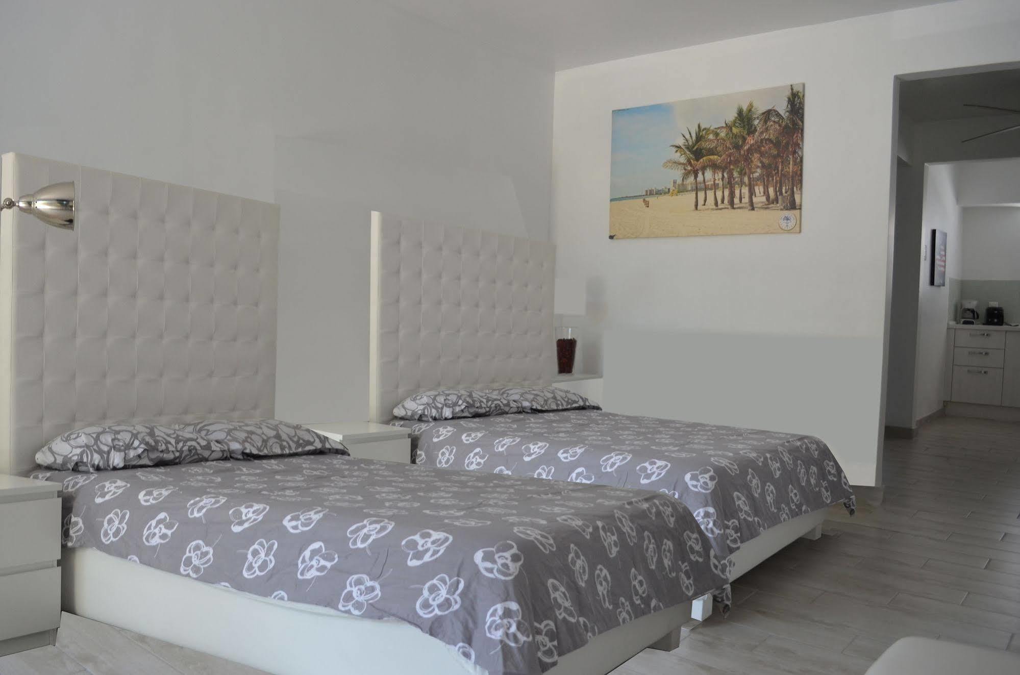 Juliana Club Hotel Miami Beach