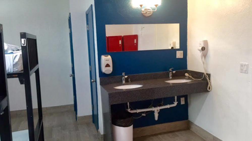 Life House, South Of Fifth Hotel 4*