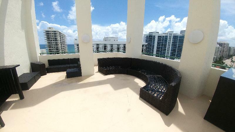 Casablanca On The Ocean West Tower Hotel Miami Beach