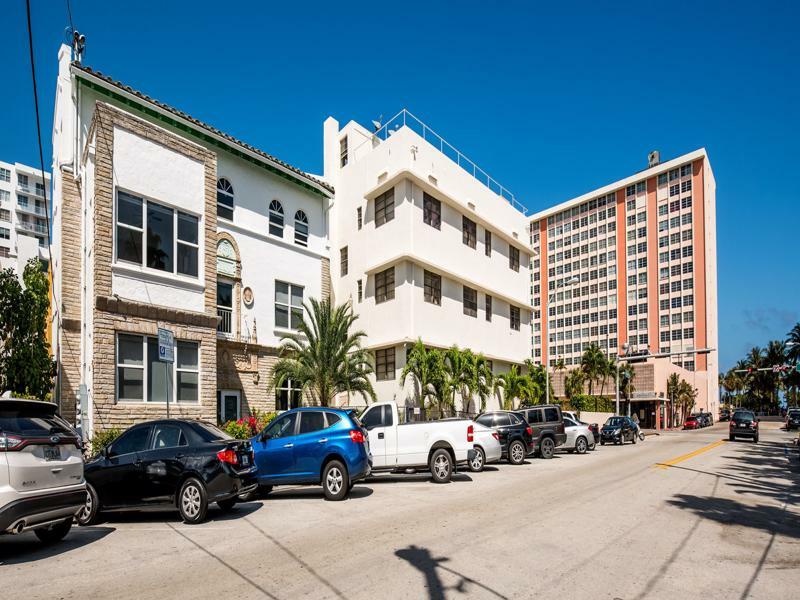 Chic At 3* Miami Beach