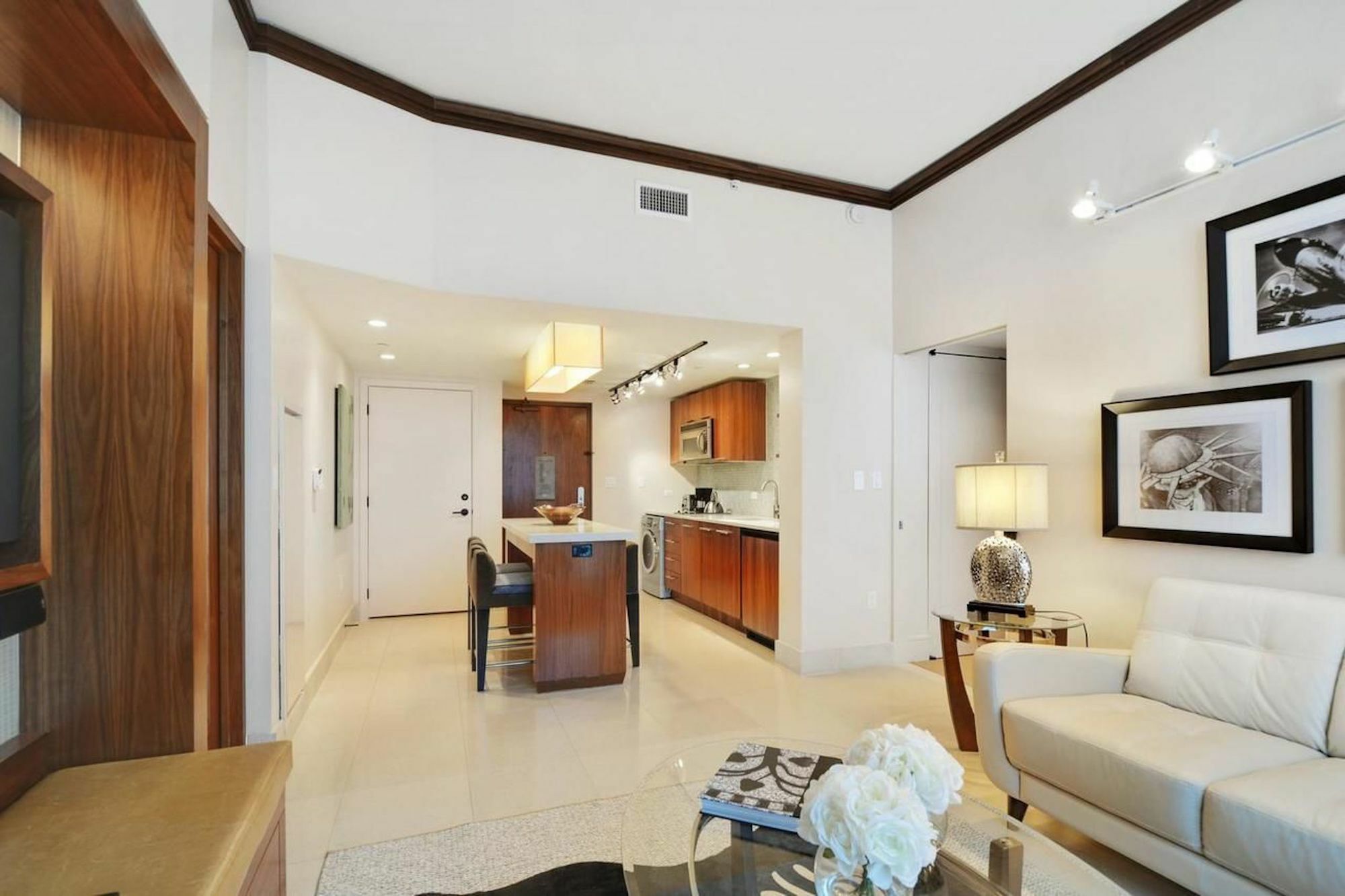 Oceanfront 2br In North By Sonder Miami Beach